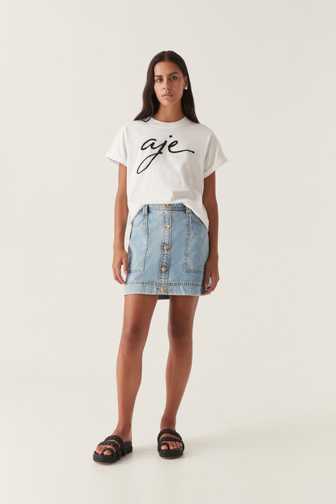 22CO1149_WHT-BLK_3_1703127323