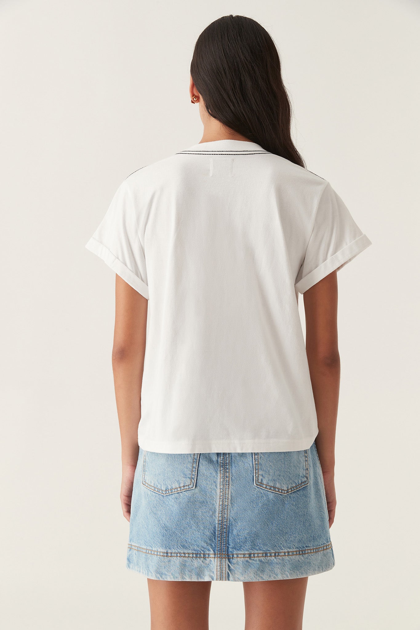 22CO1149_WHT-BLK_6_1703127321