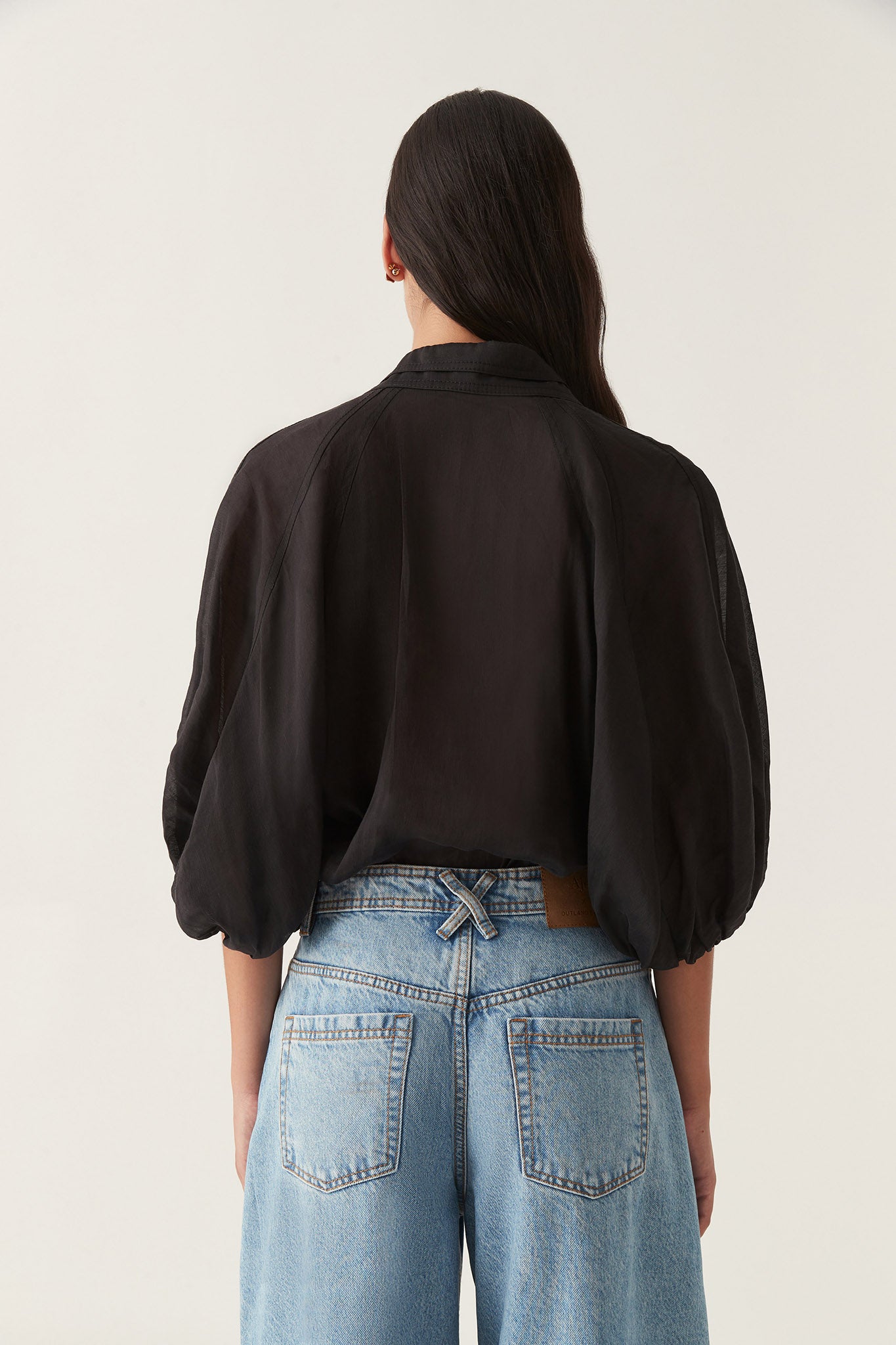 22CO1183_BLK_6_1703127398