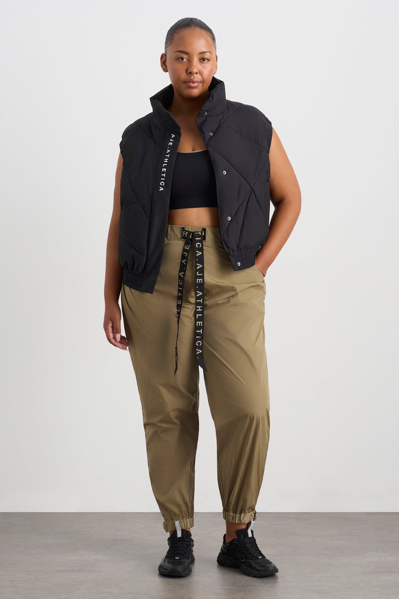 231AA2016_BLK_15_1677494387