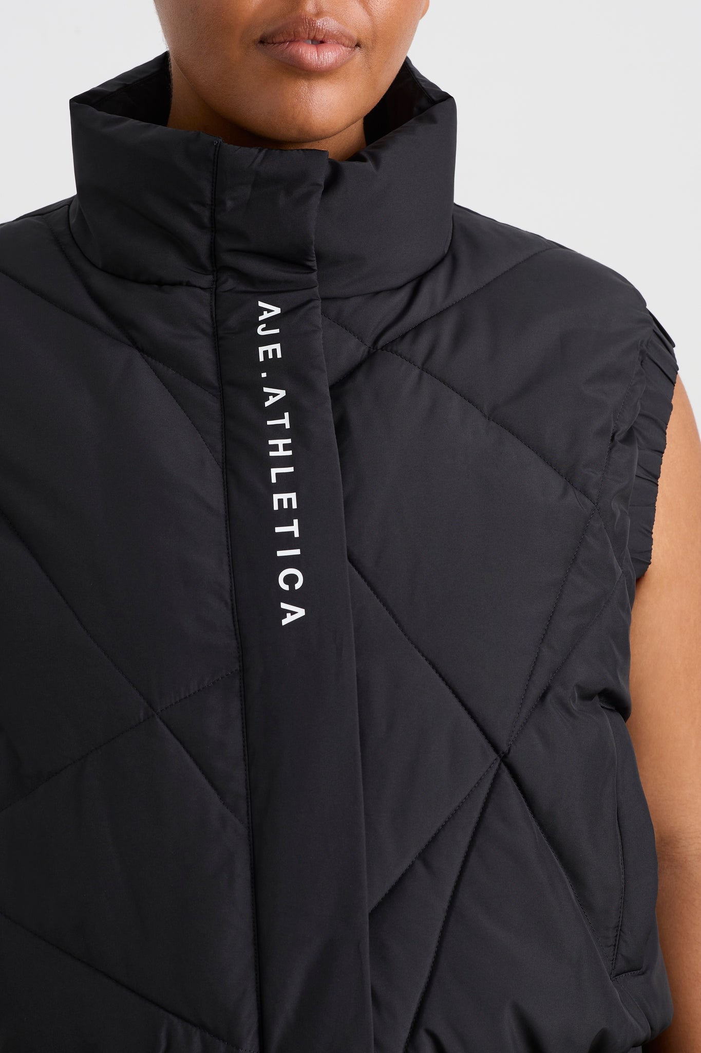 231AA2016_BLK_17_1677494379