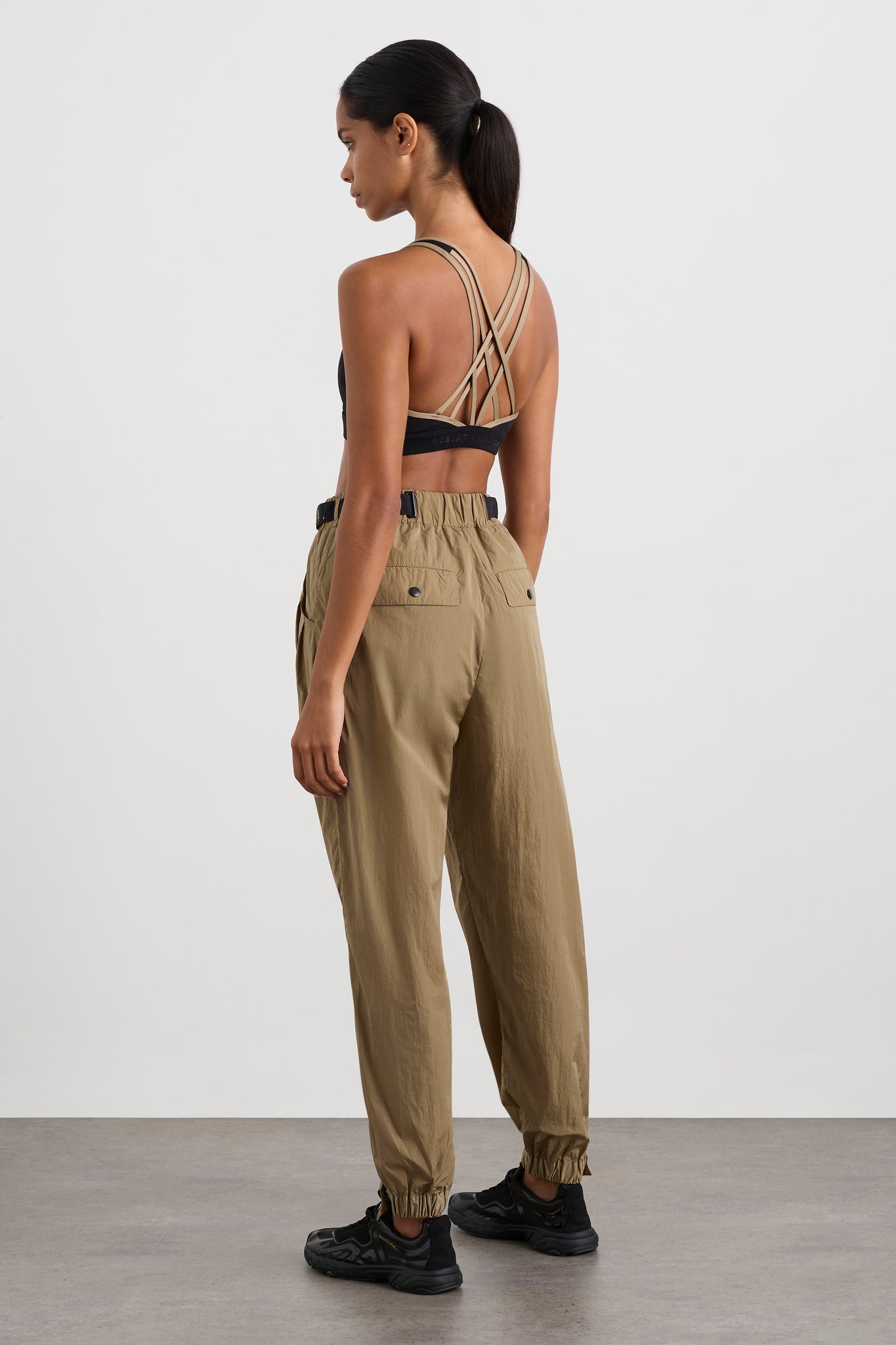 231AA3073_SO-KHA-BLK_6_1677494480