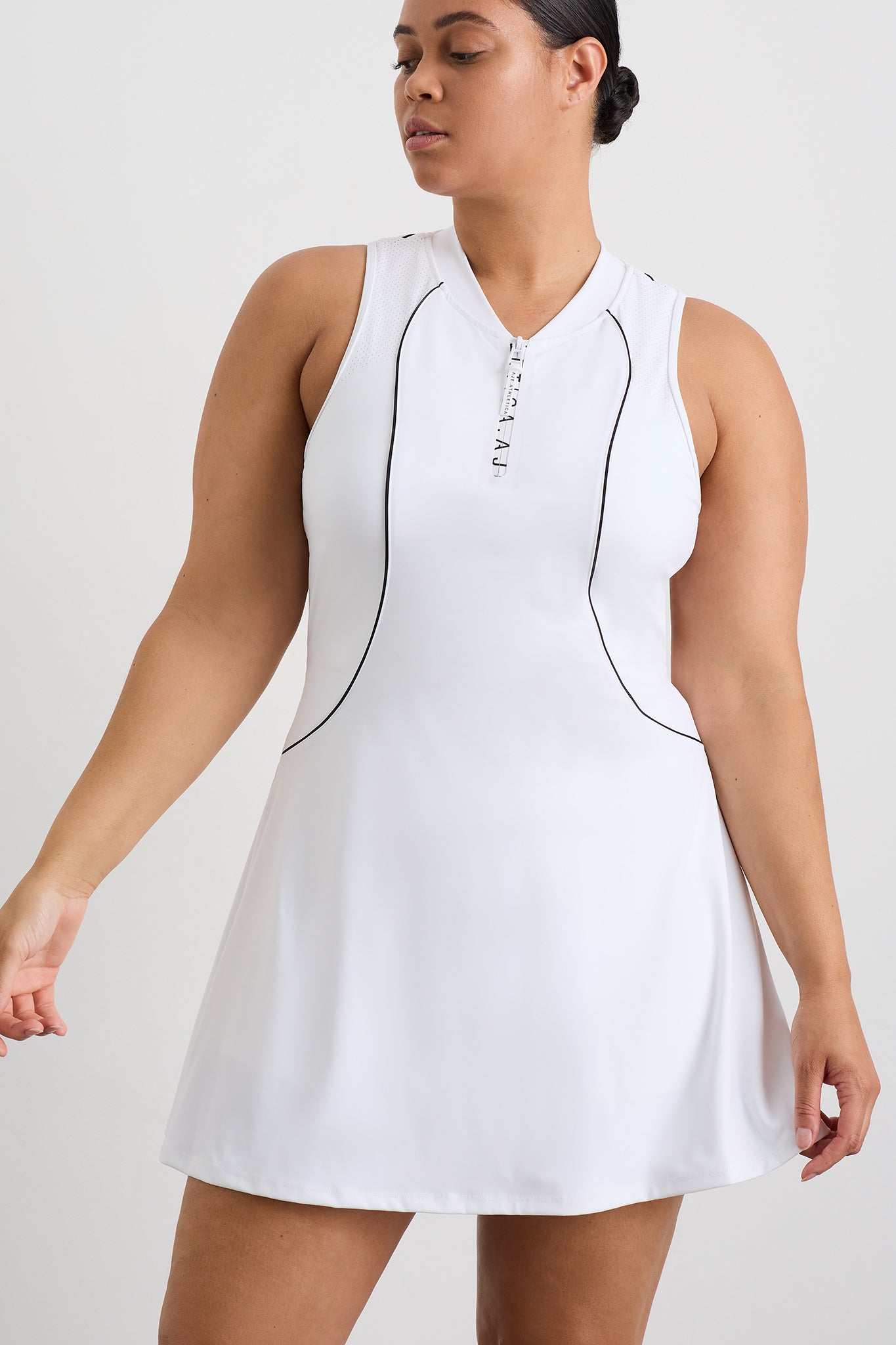 231AA5002_WHT-BLK-LG_13_1672813541
