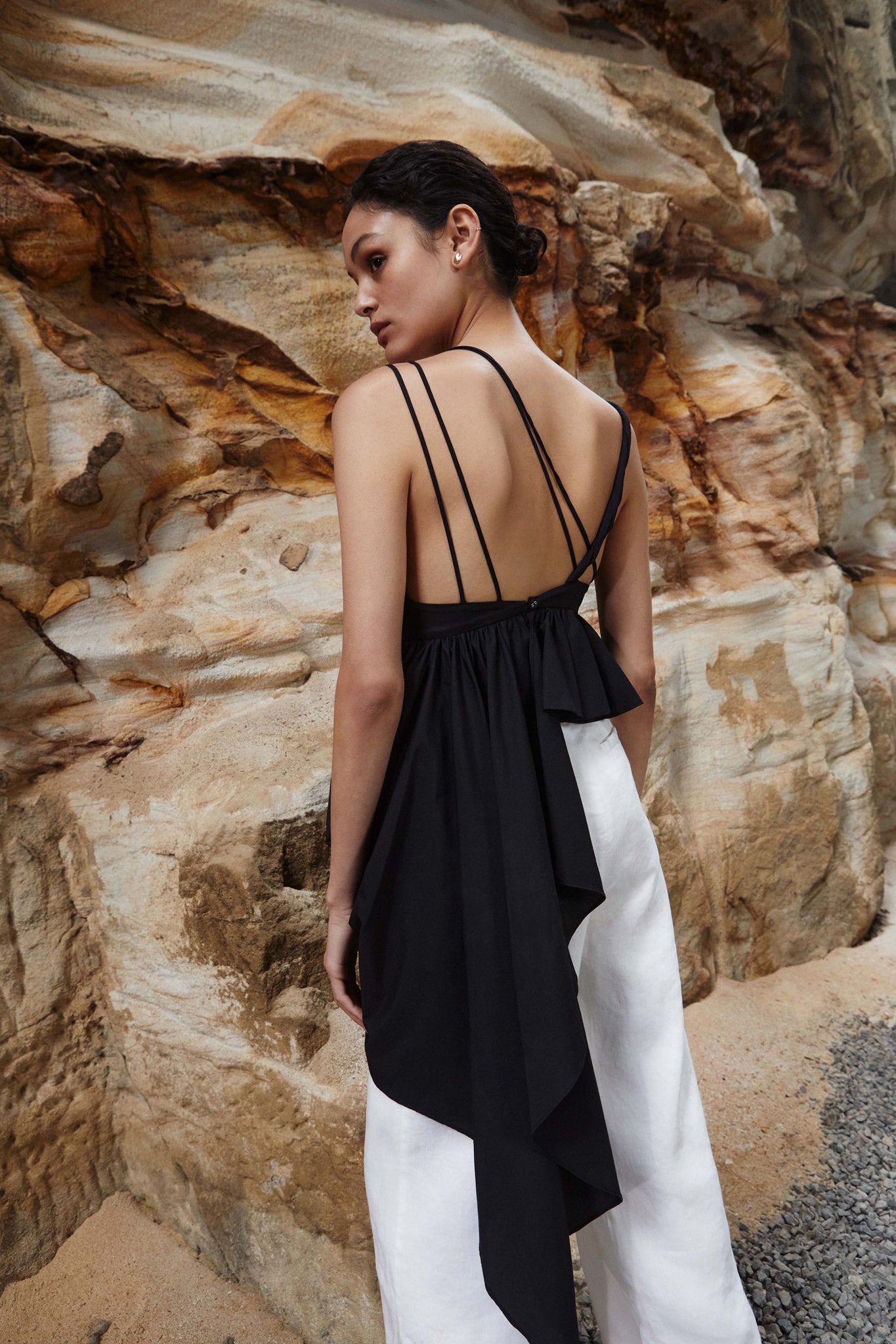 23SS1289_BLK_1_1694405739