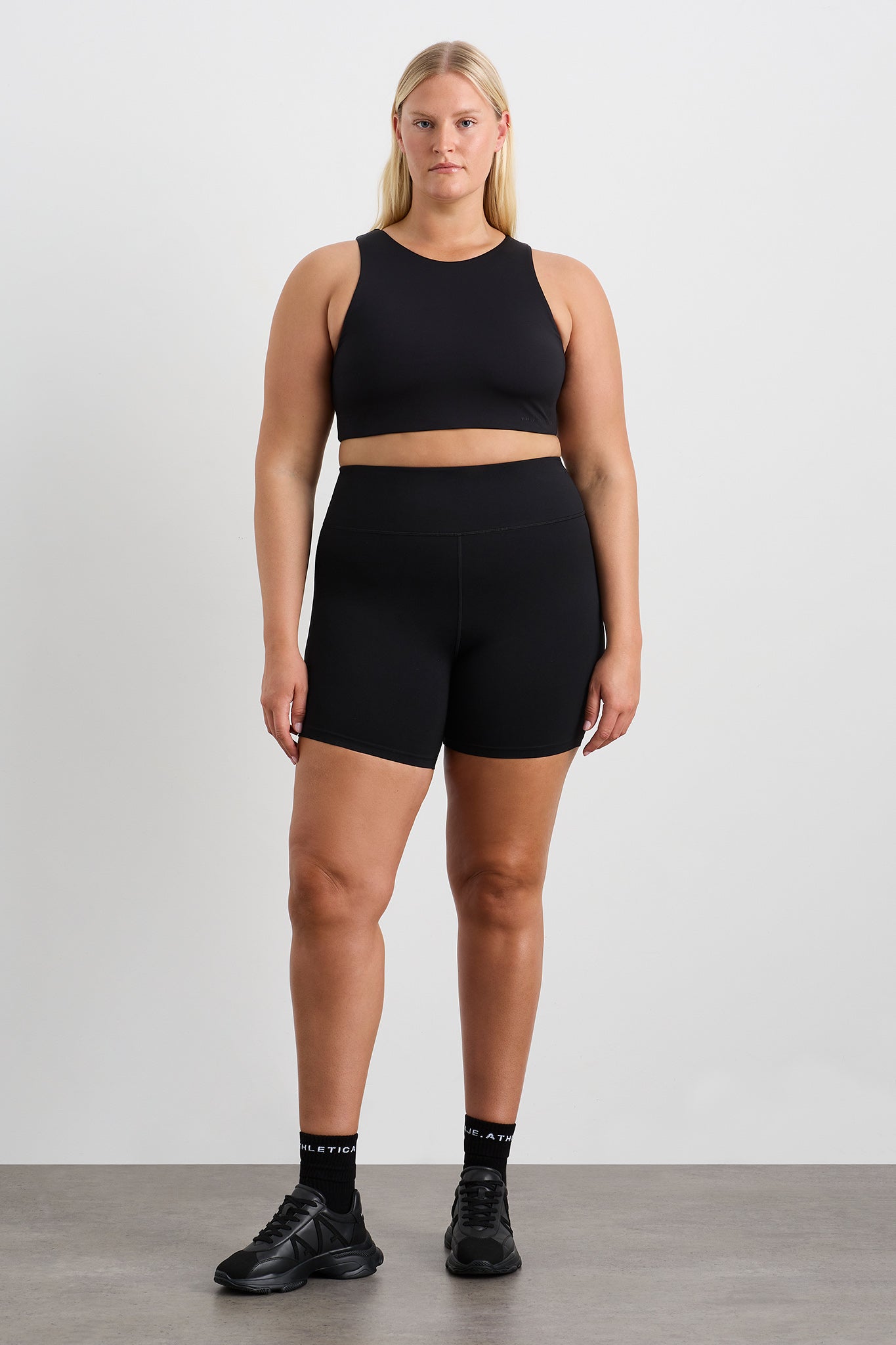 242AA1002_BLK_11_1701827970