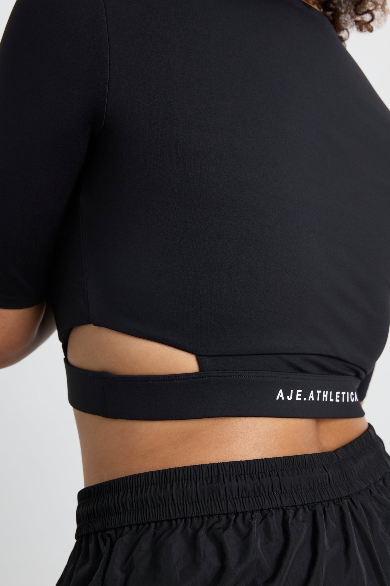 242AA1006_BLK_12_1698977304