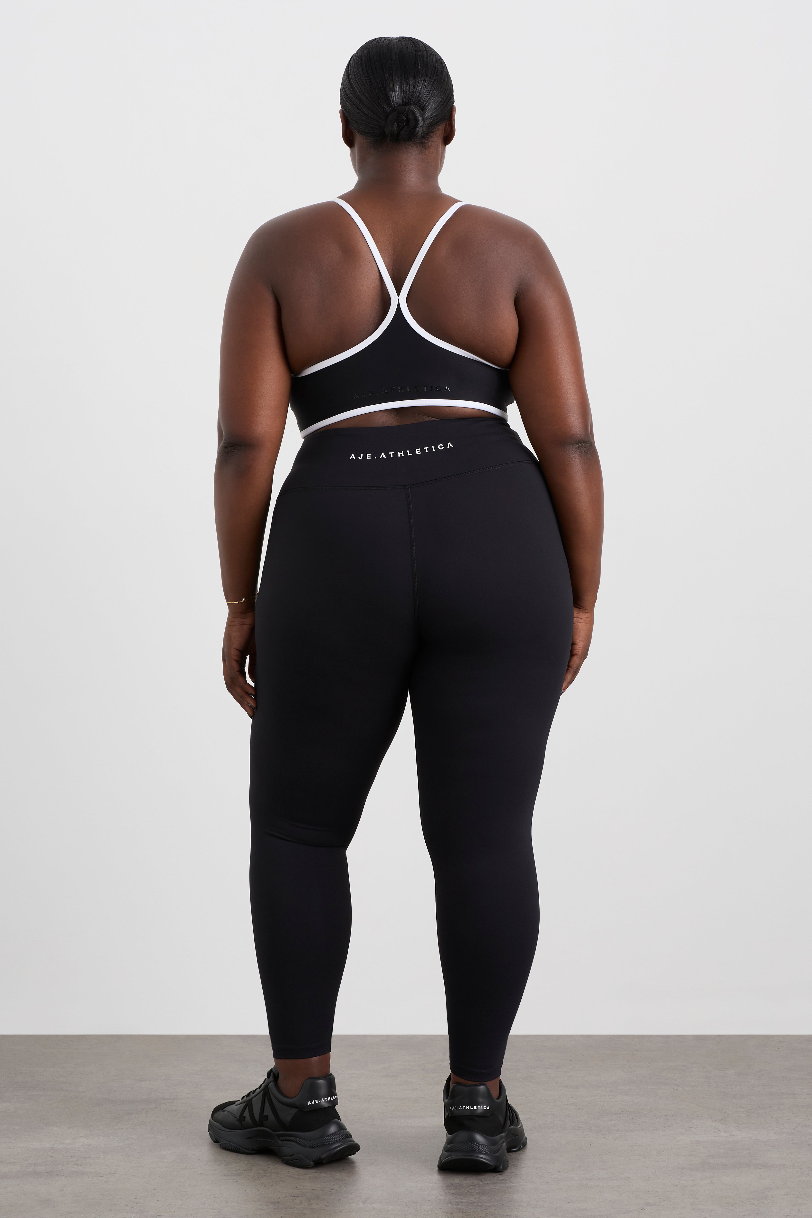 242AA1017_BLK-WHT_13_1696398914