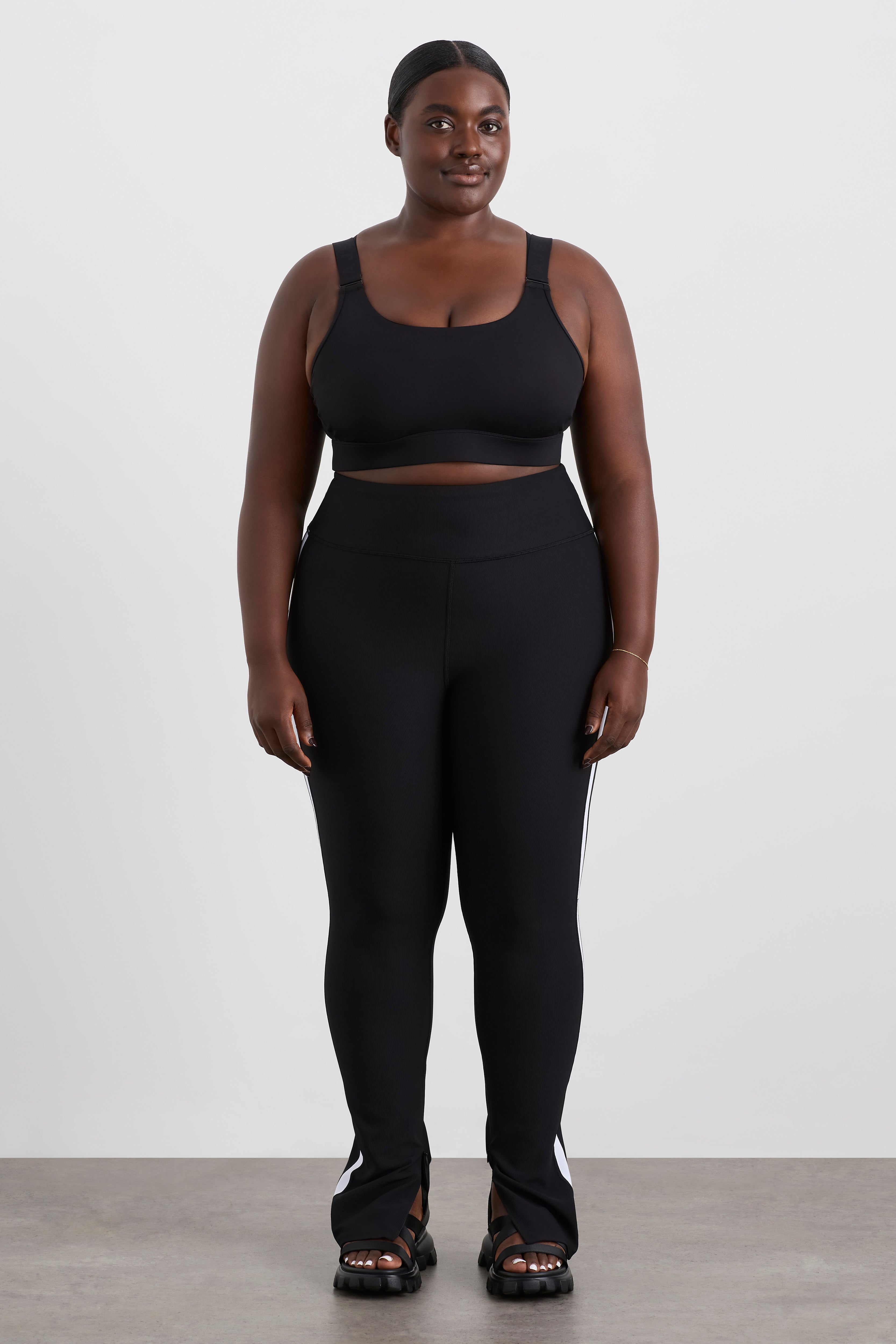 242AA1018_BLK_11_1696306474