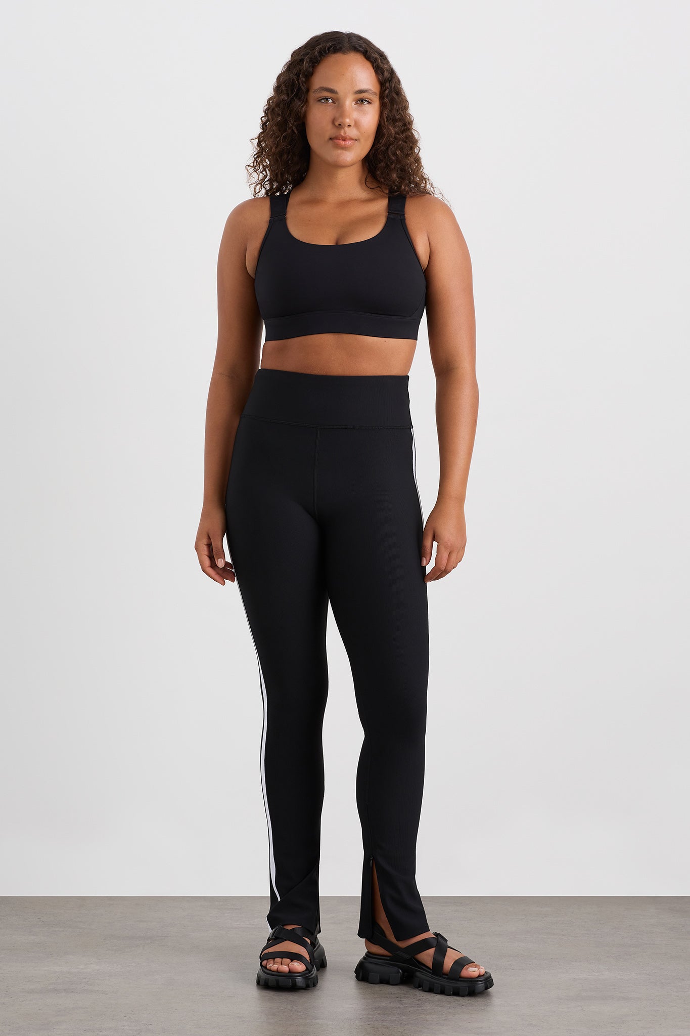 242AA1018_BLK_7_1696306436