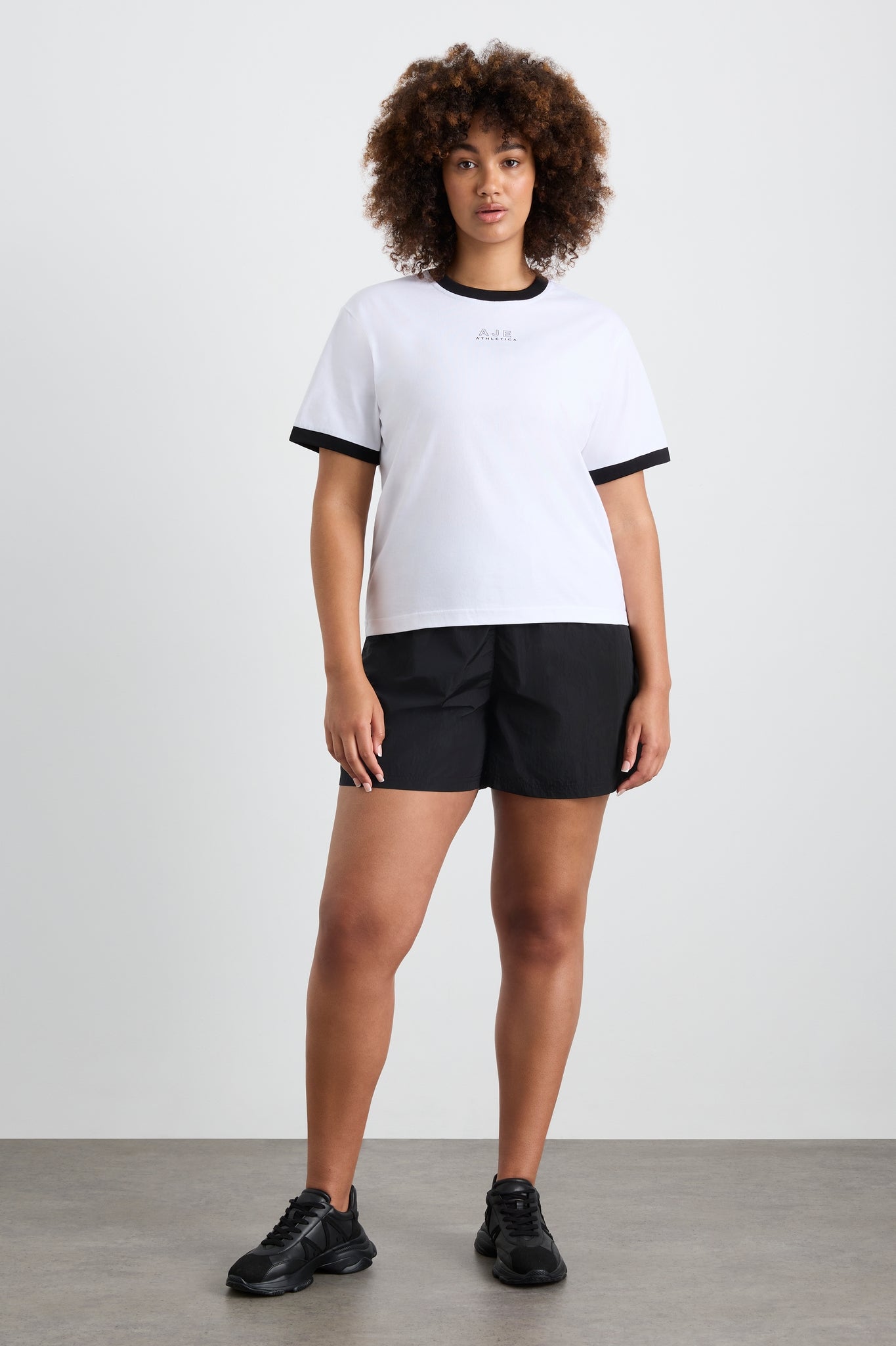 242AA1038_WHT-BLK_11_1698722063