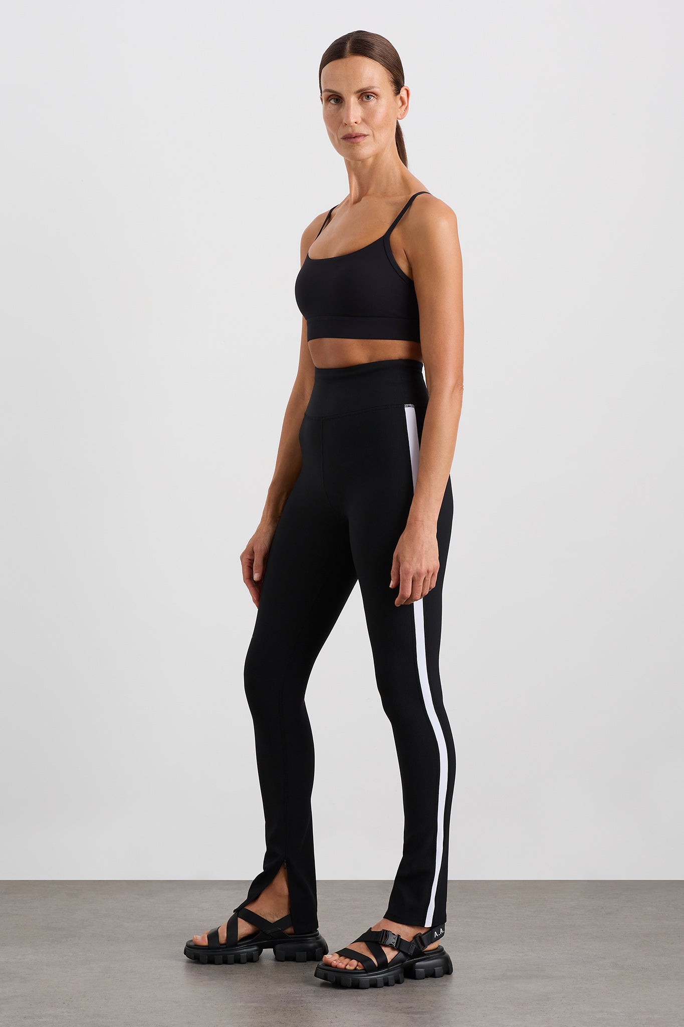 242AA3001_BLK_1_1695707464