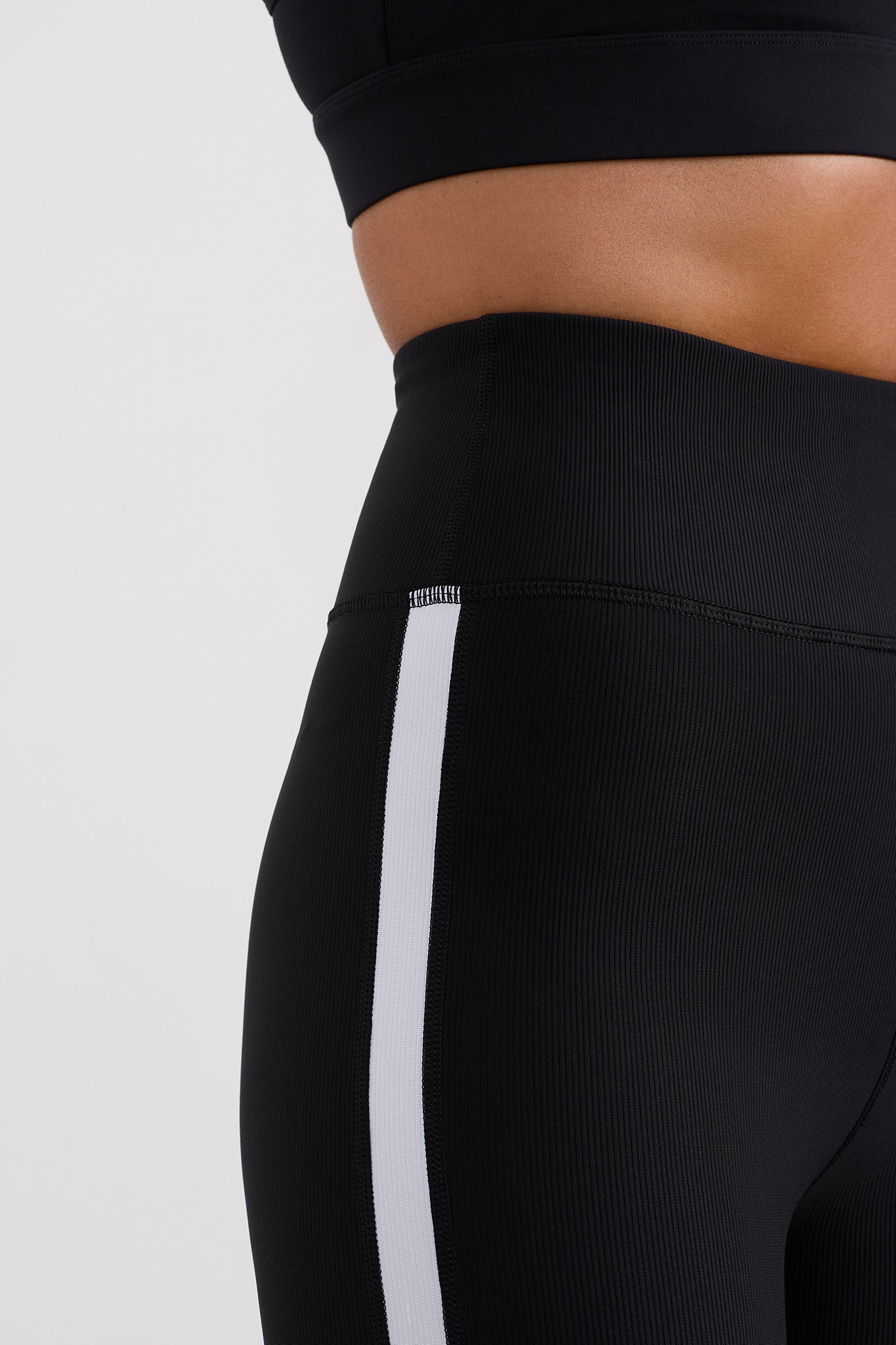 242AA3001_BLK_5_1695707466