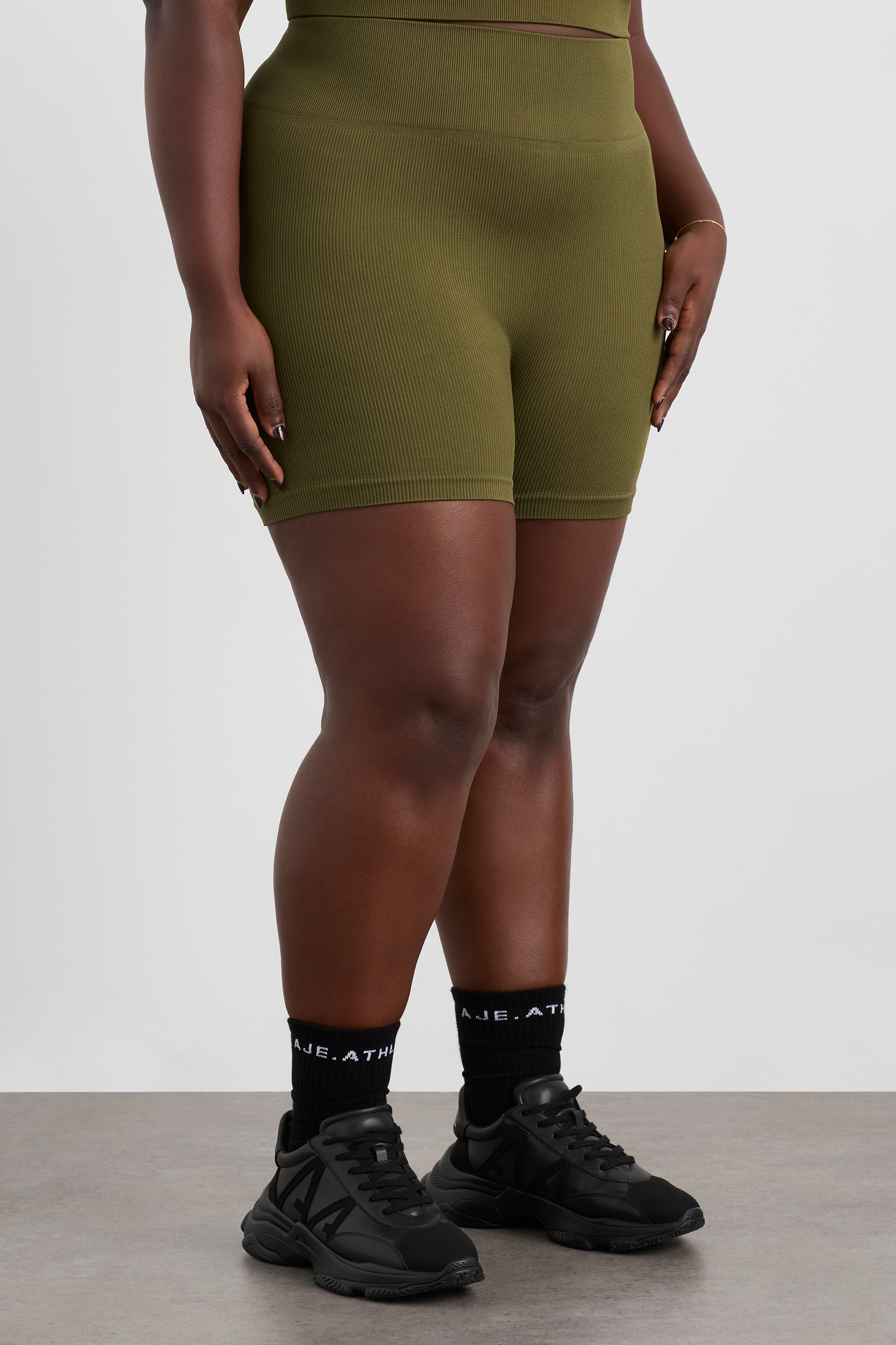 242AA3005_DP-KHAKI_11_1696311087