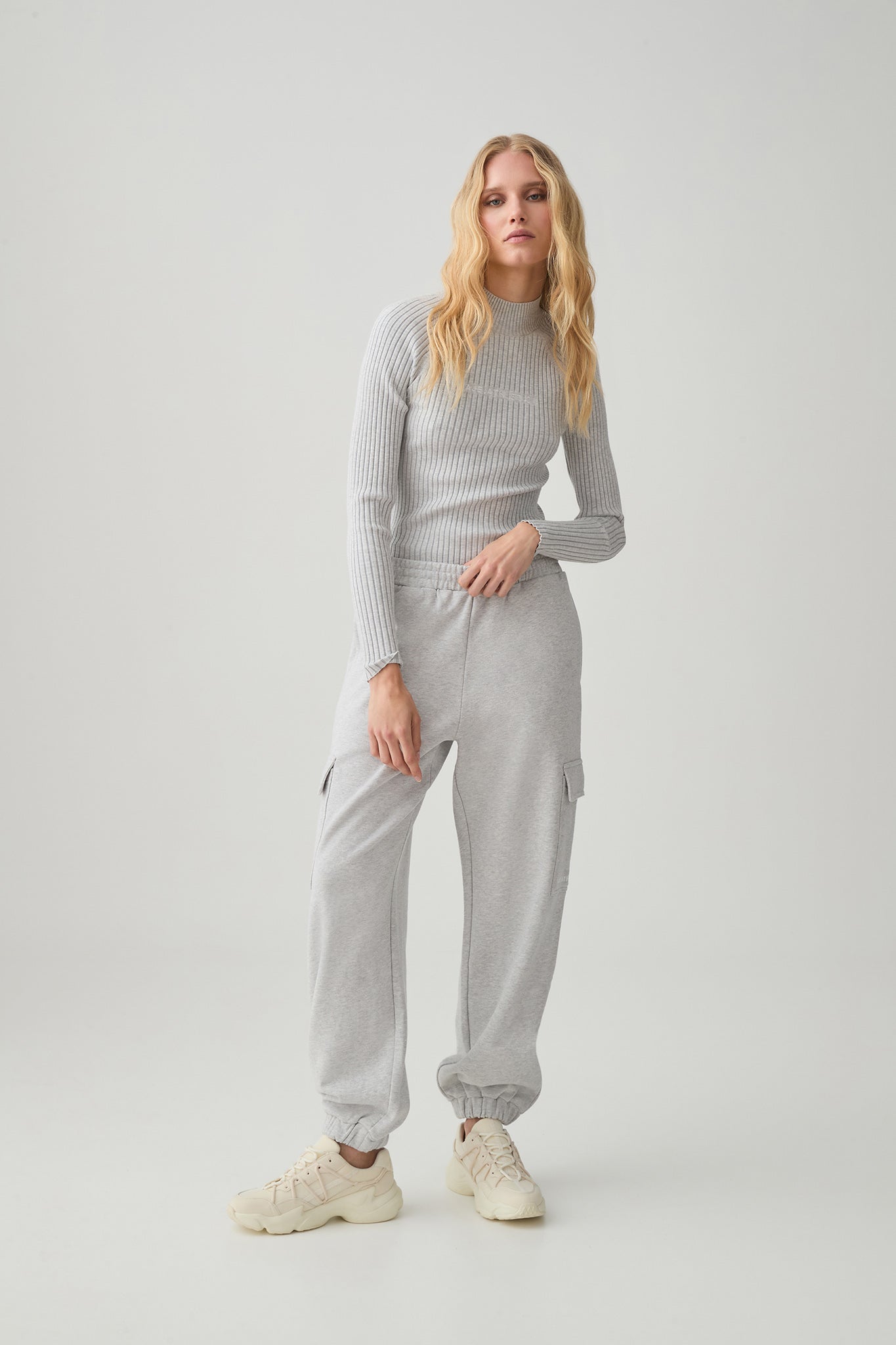 244AA3022_GRY-MAR_1_1710893653