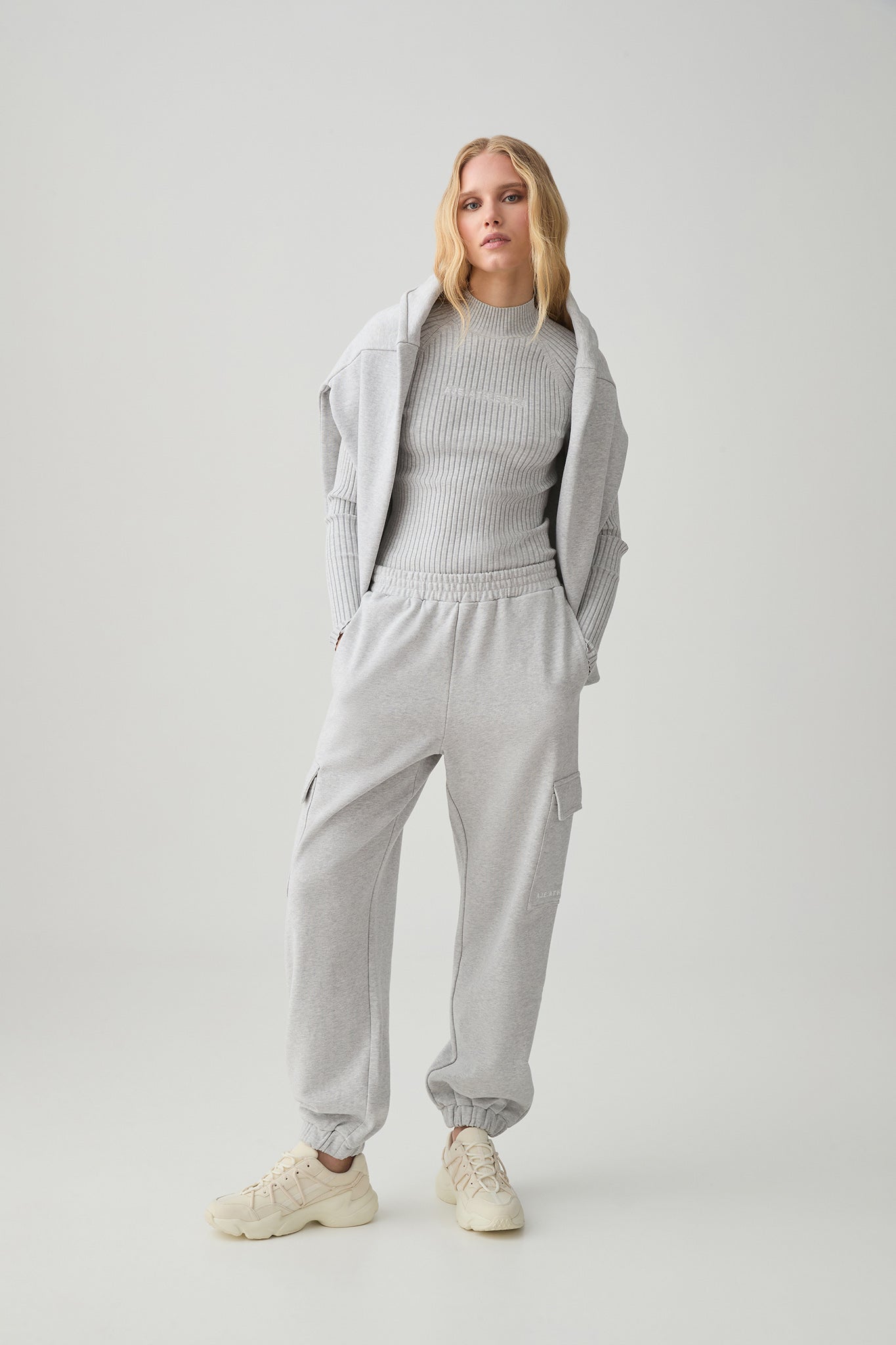 244AA3022_GRY-MAR_4_1710893693