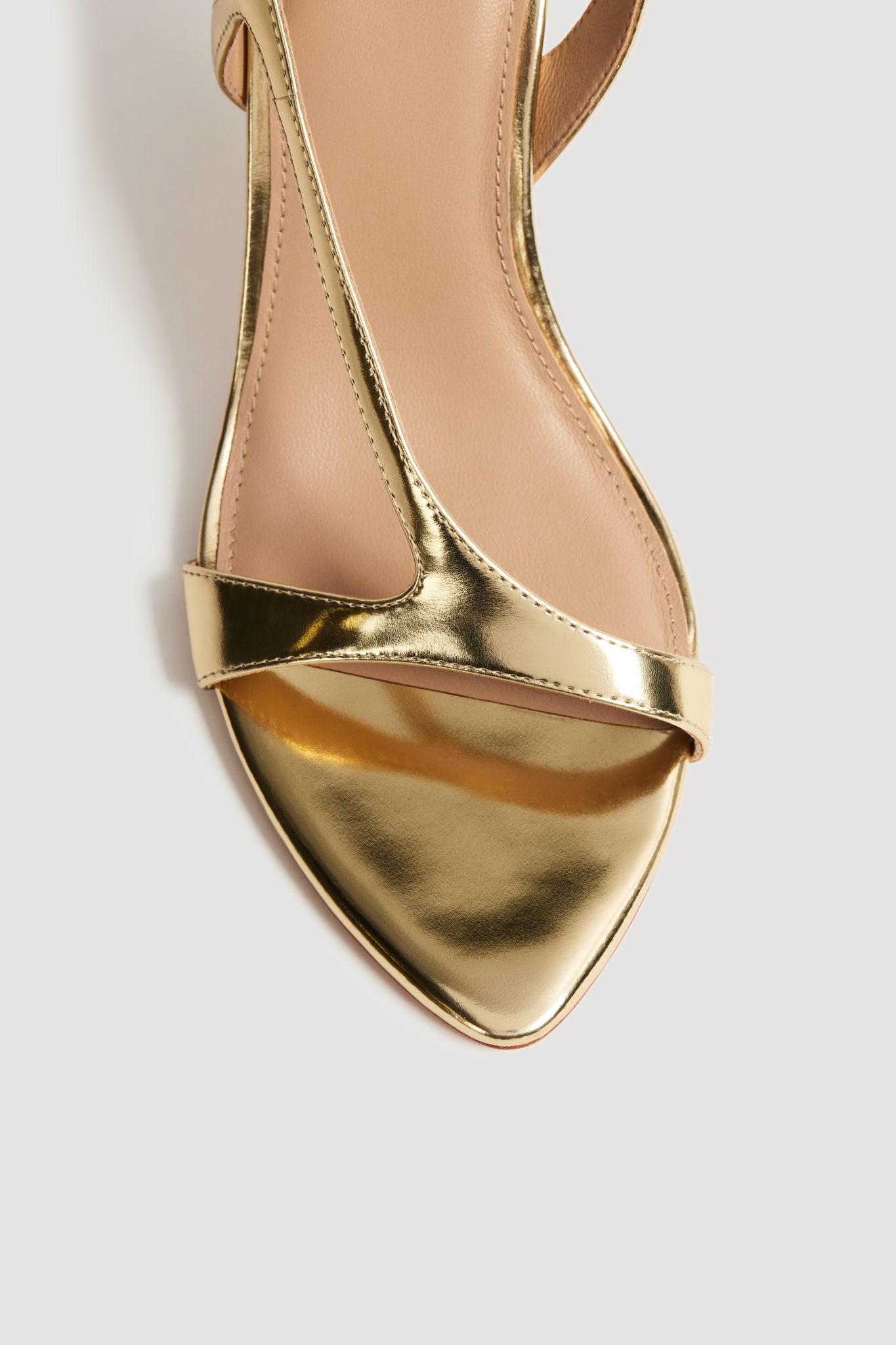 24RE7000_GLD_5_1758715086