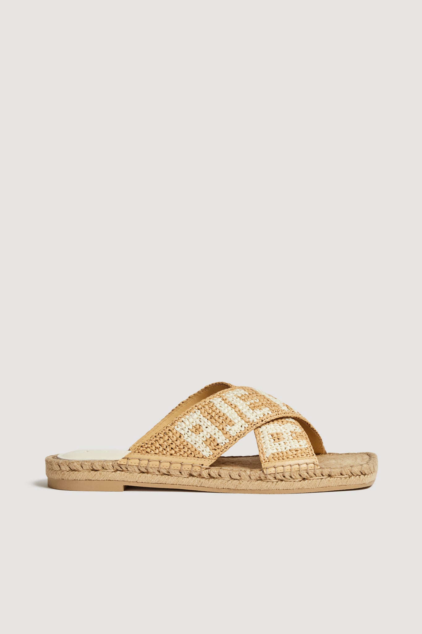 24RE7084_NAT-IVRY_2_1758715164