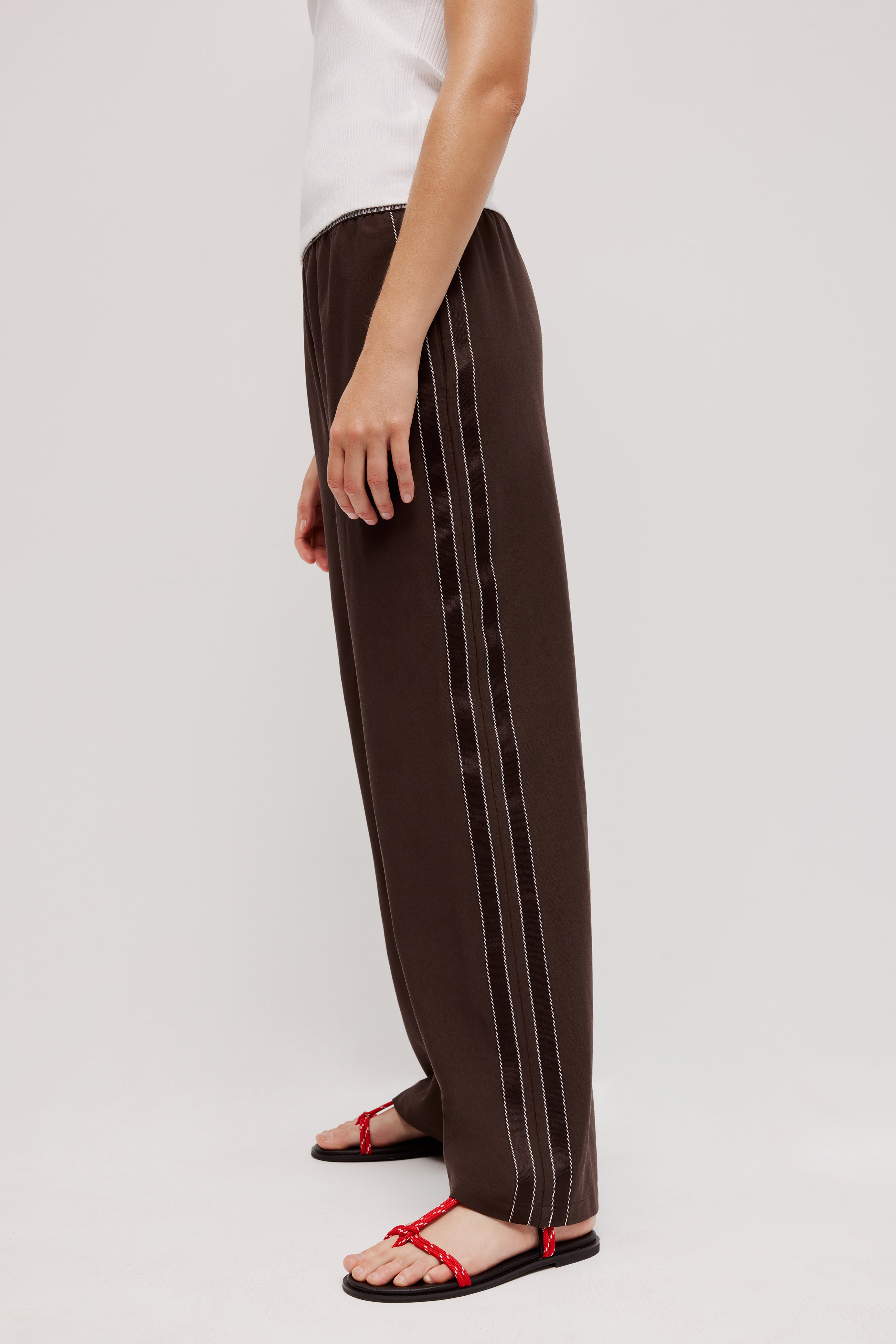 251AA3009_CHOC_6_1760324633