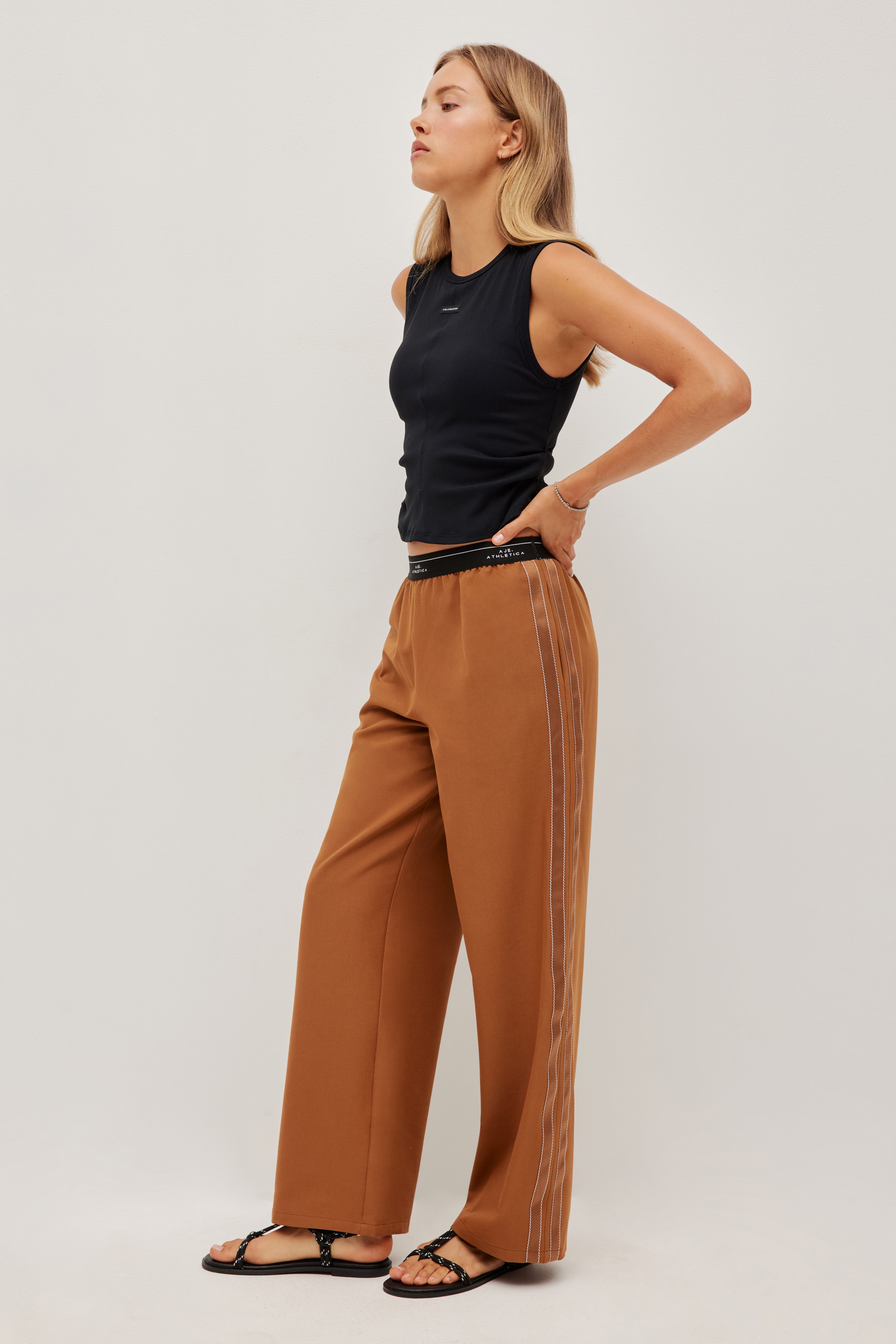 251AA3009_TOFFEE_8_1767093029