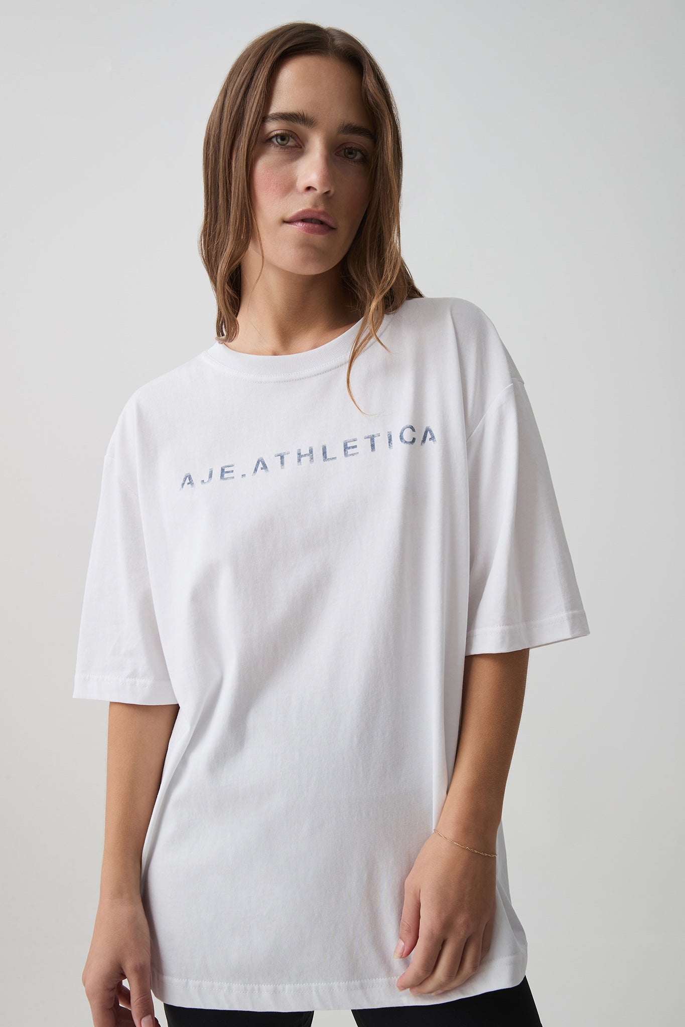 252AA1085_WHT_1_1730265488