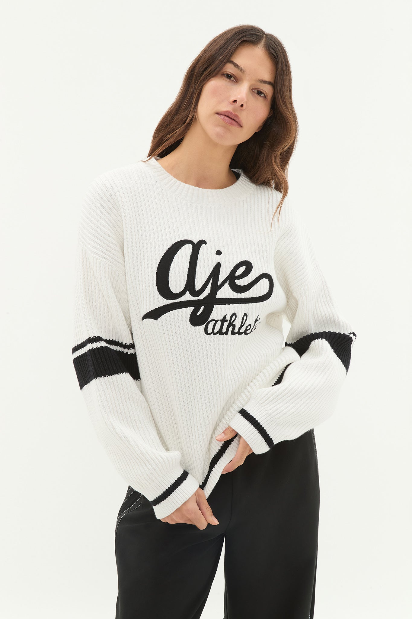 253AA1041_WHT-BLK_3_1749093703