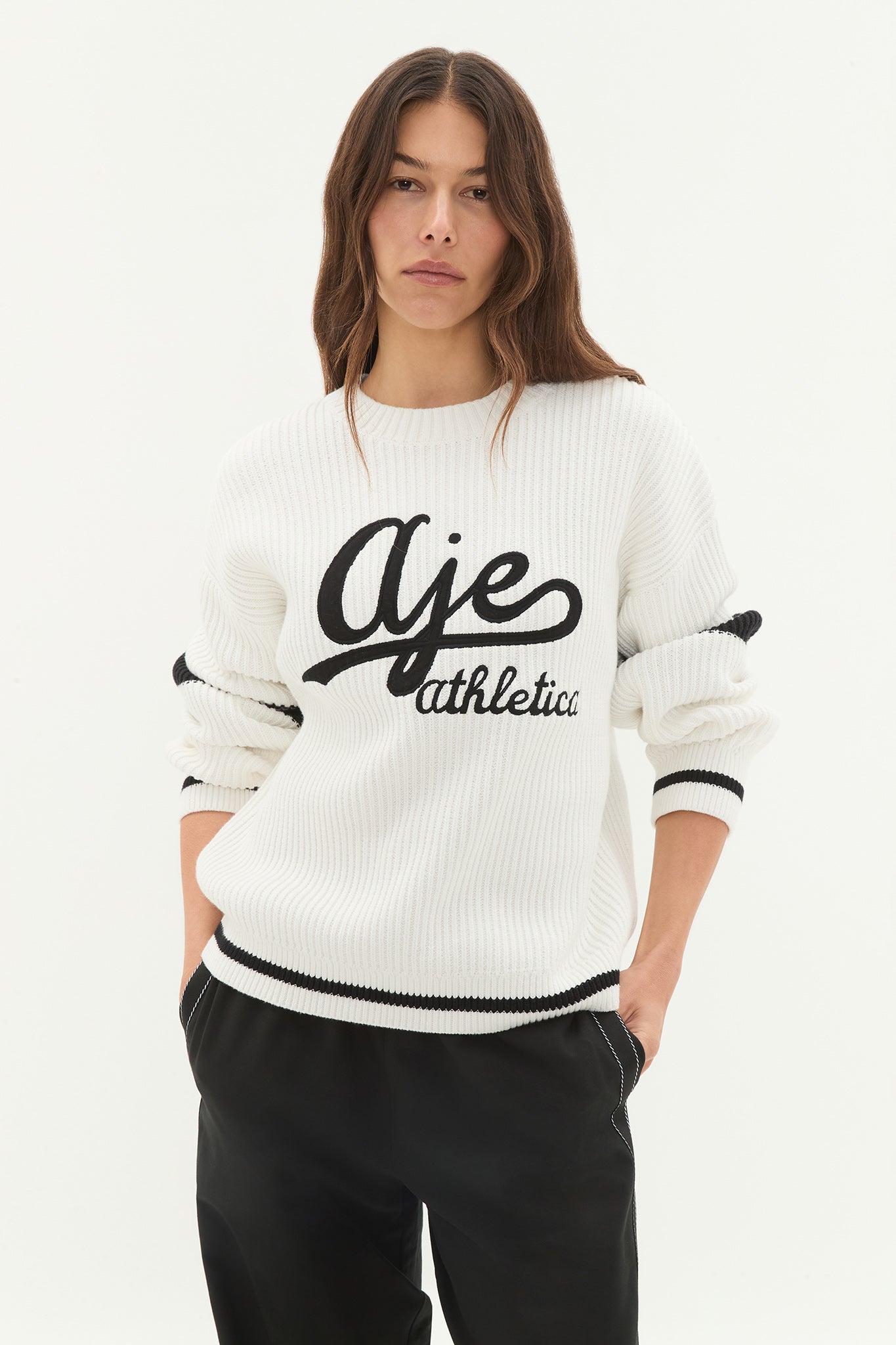 253AA1041_WHT-BLK_4_1749093703