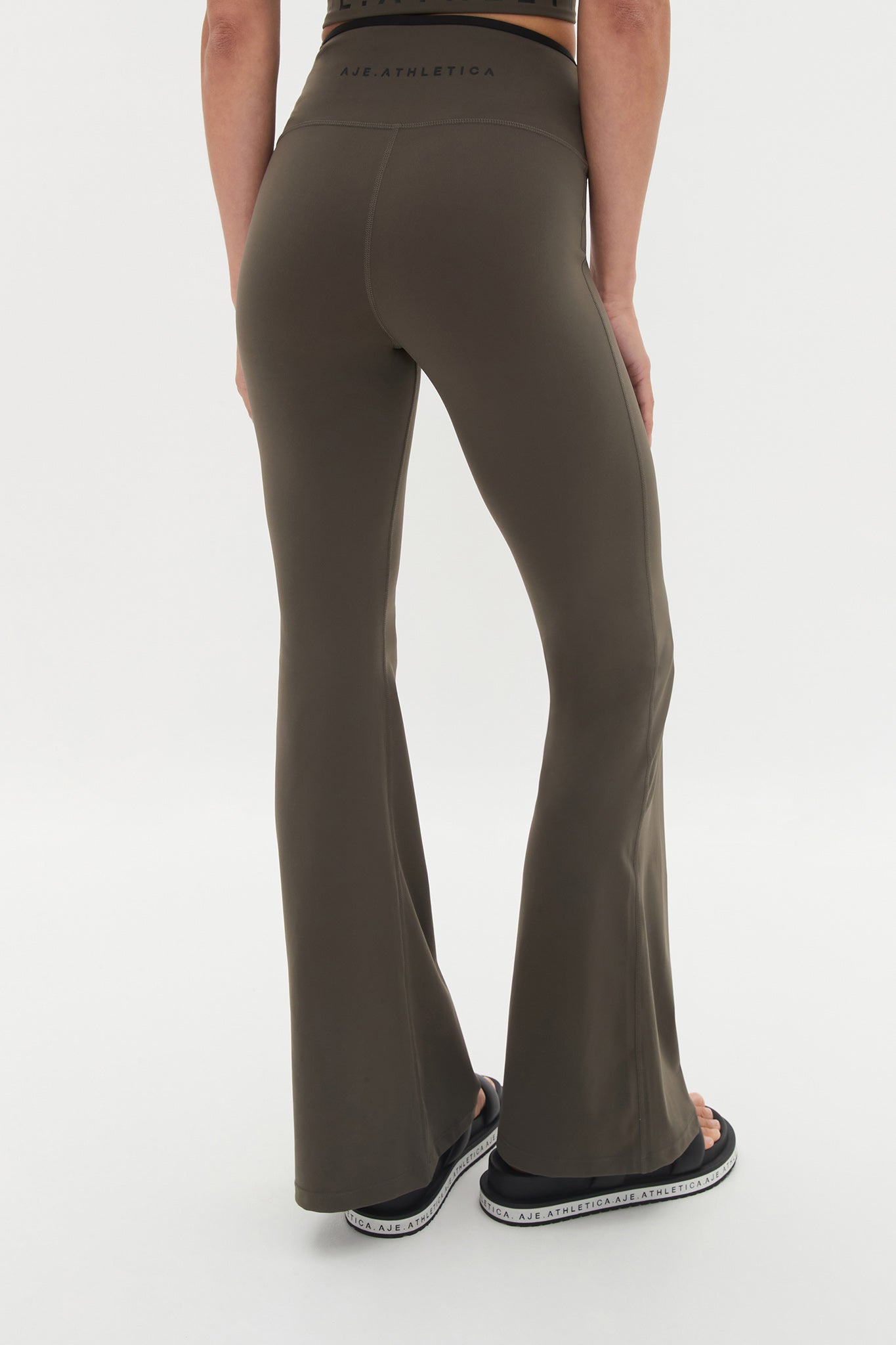 254AA3015_FRST_5_1752729215