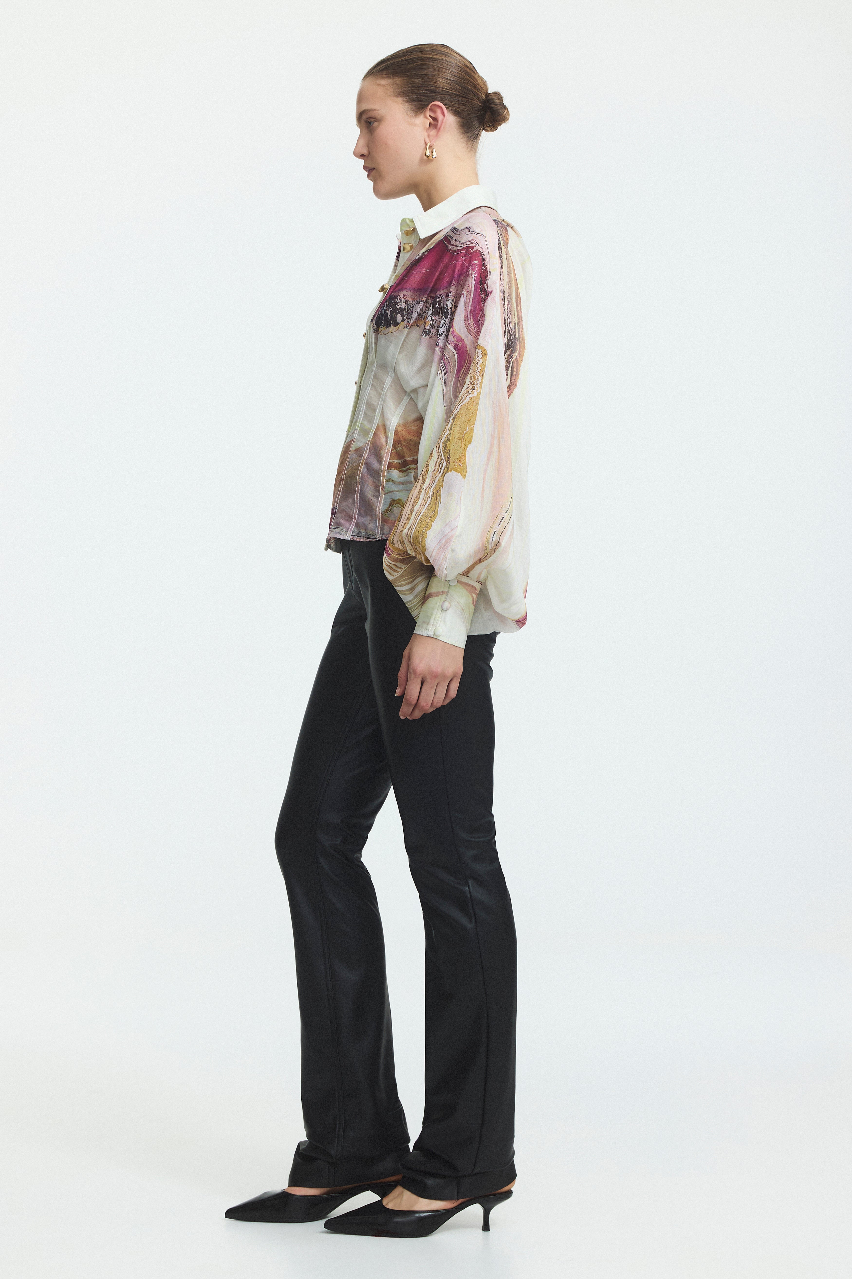 25SS1326_CRYSLNE_5_1783474873