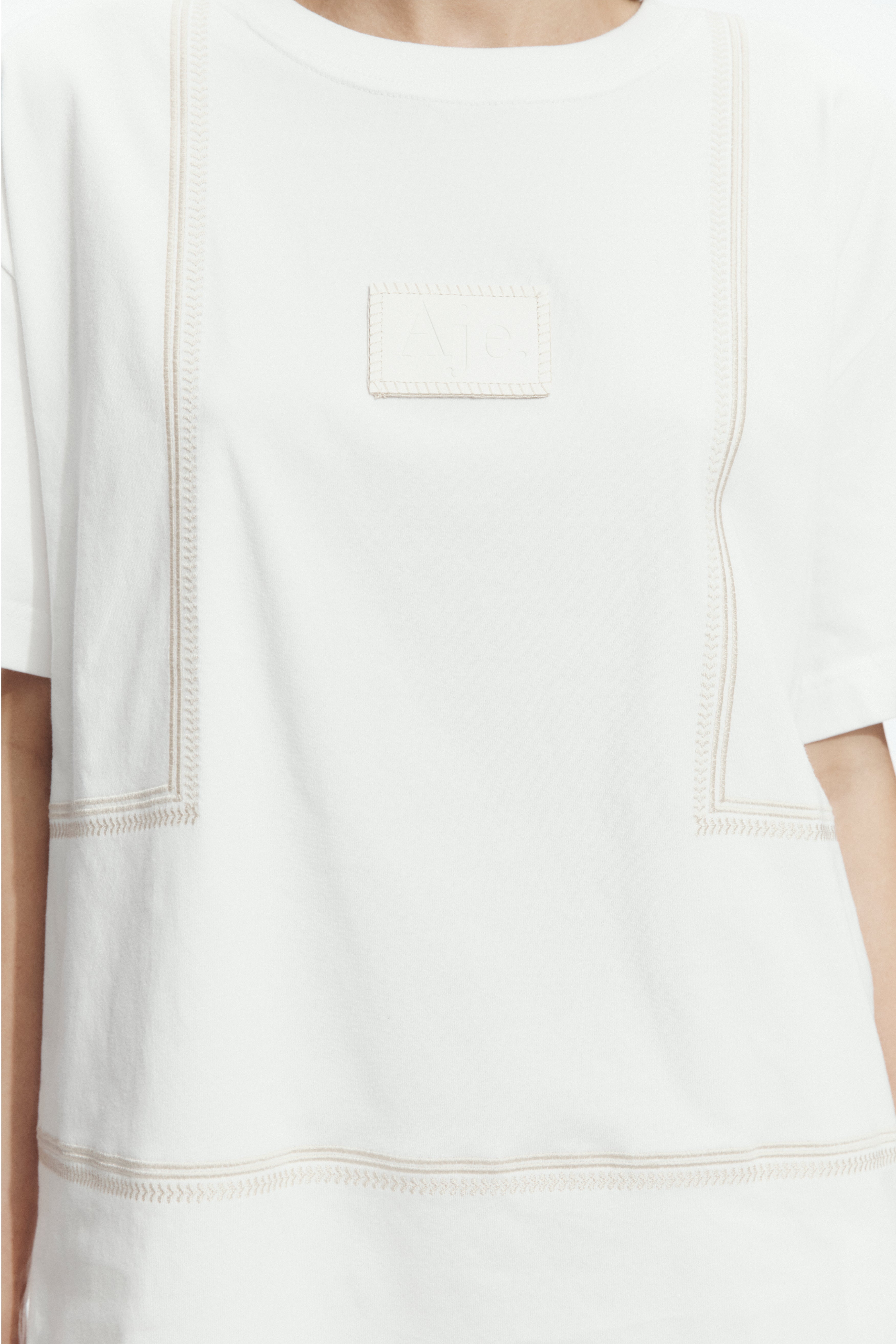 Lotus Tee