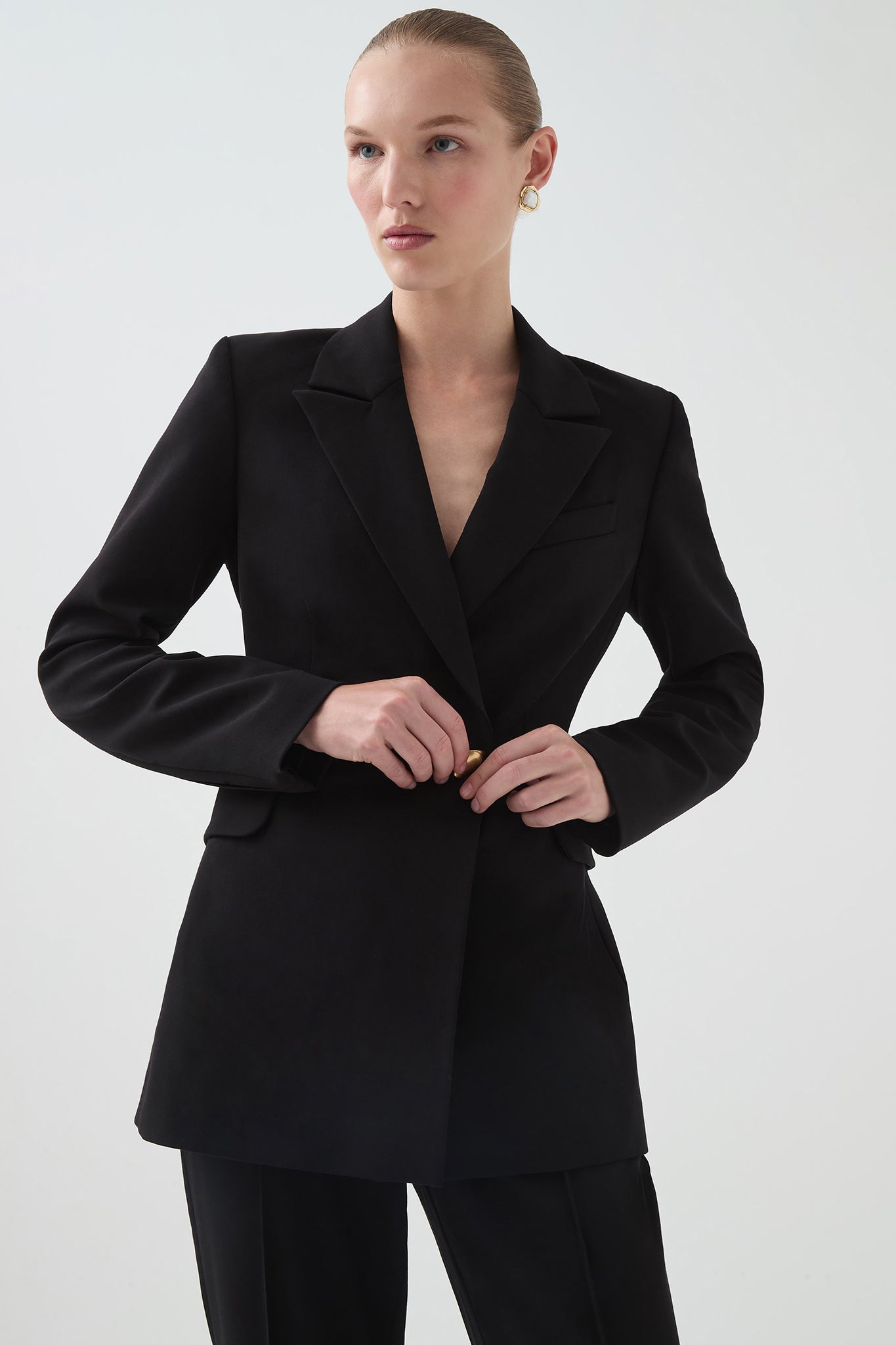 25SU2013_BLK_3_1753747767