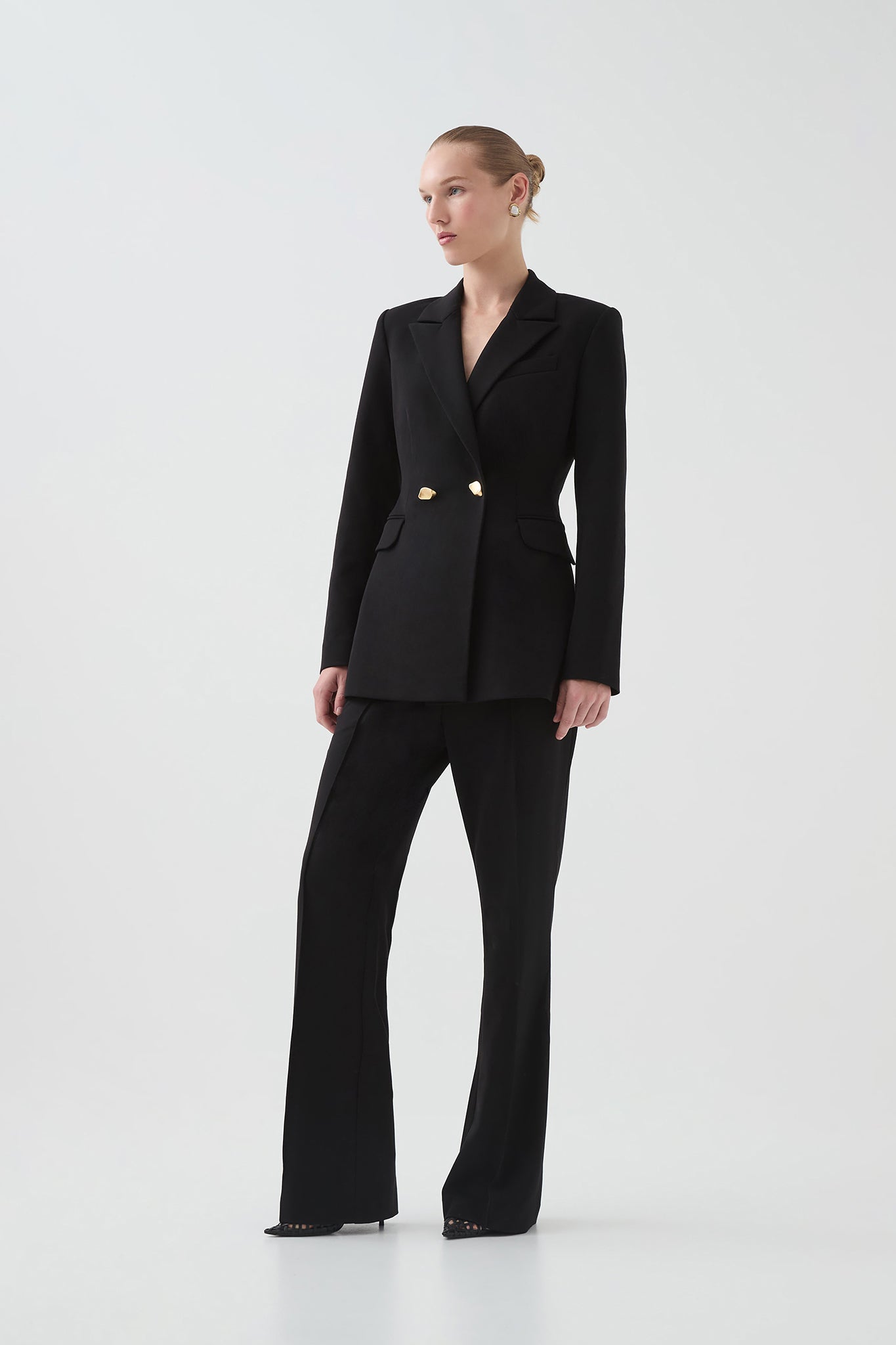 25SU2013_BLK_5_1753747756