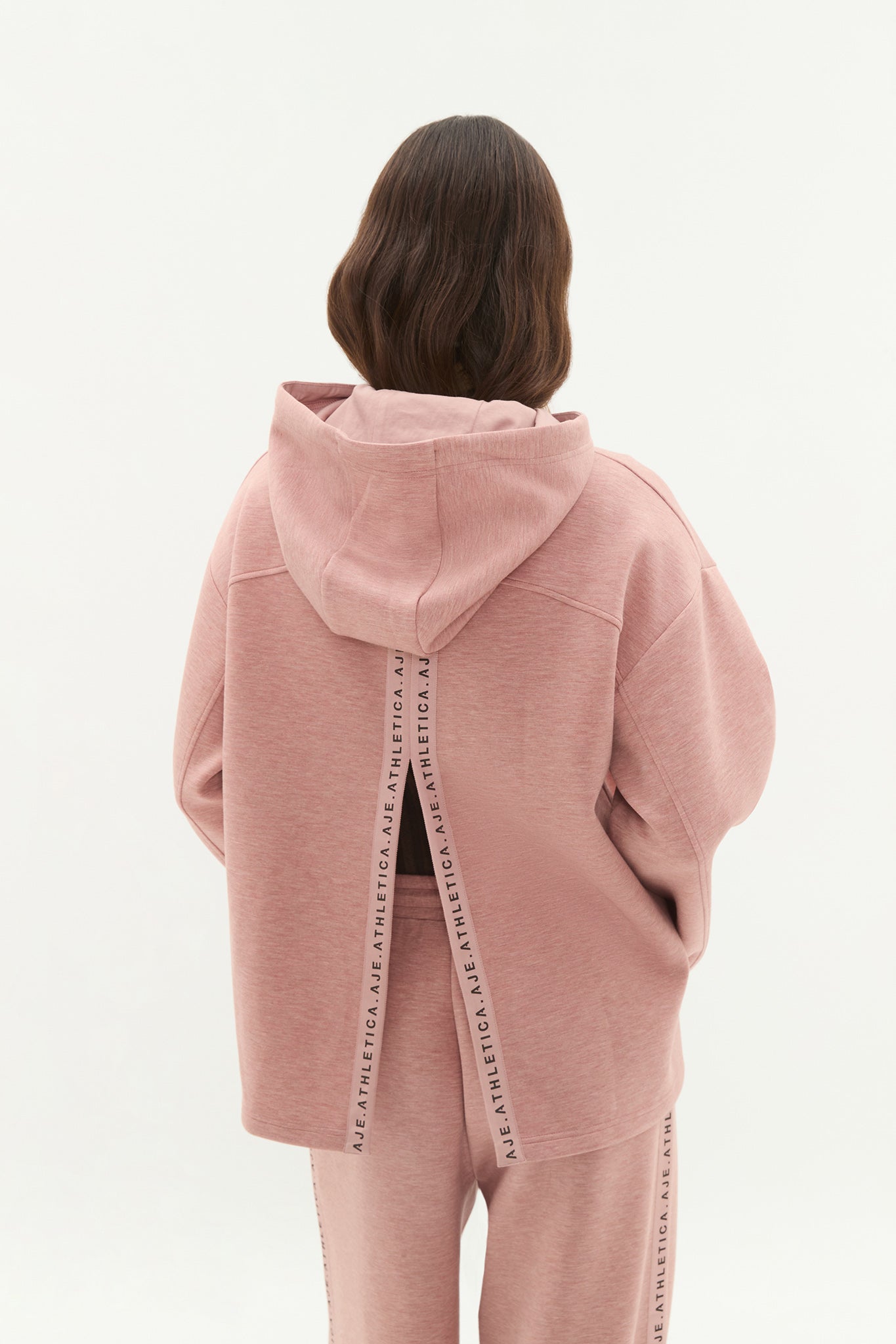 261AA1045_BLSH-MARL_6_1749088231