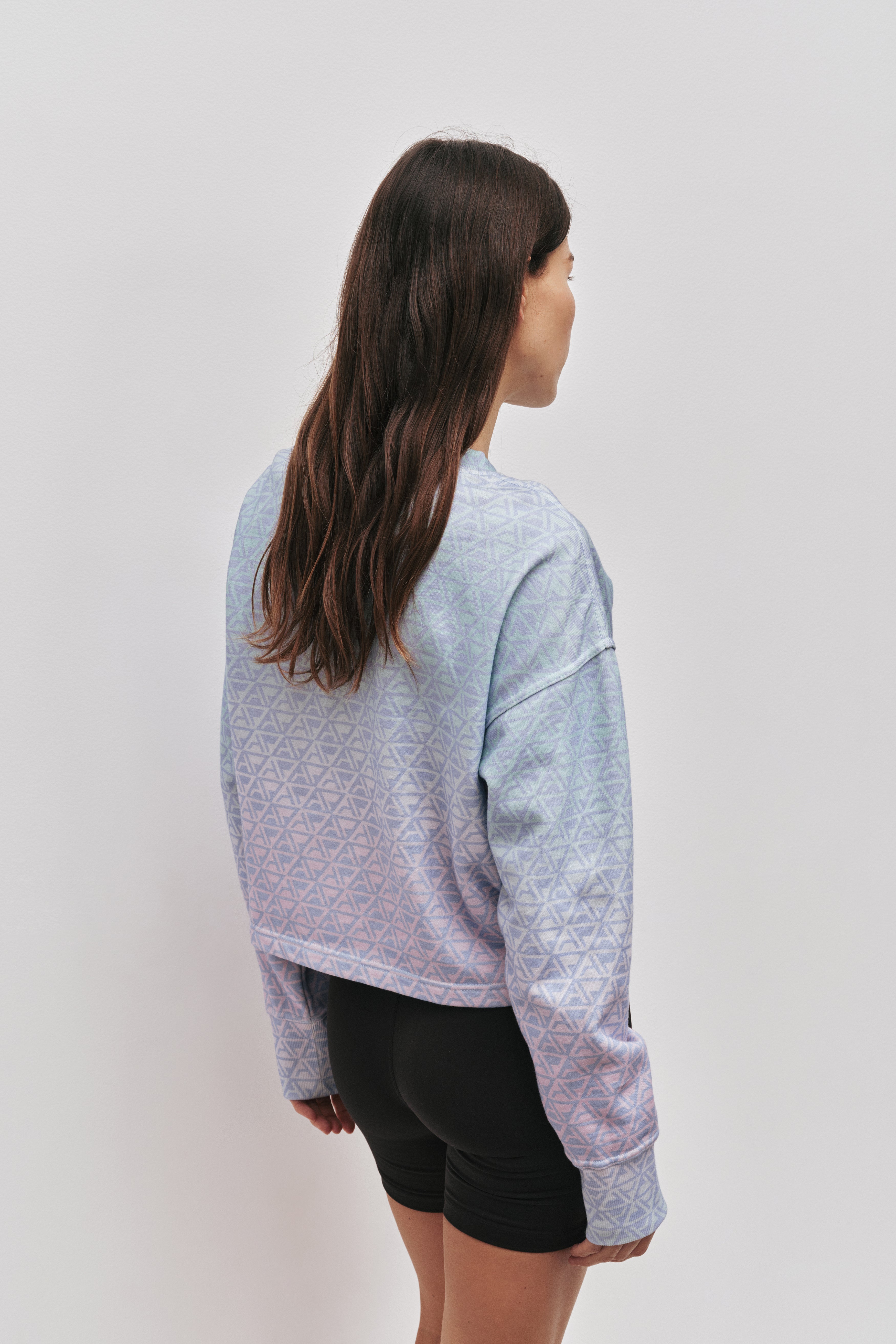 261AA1054_GEO-PSTL_4_1756812344