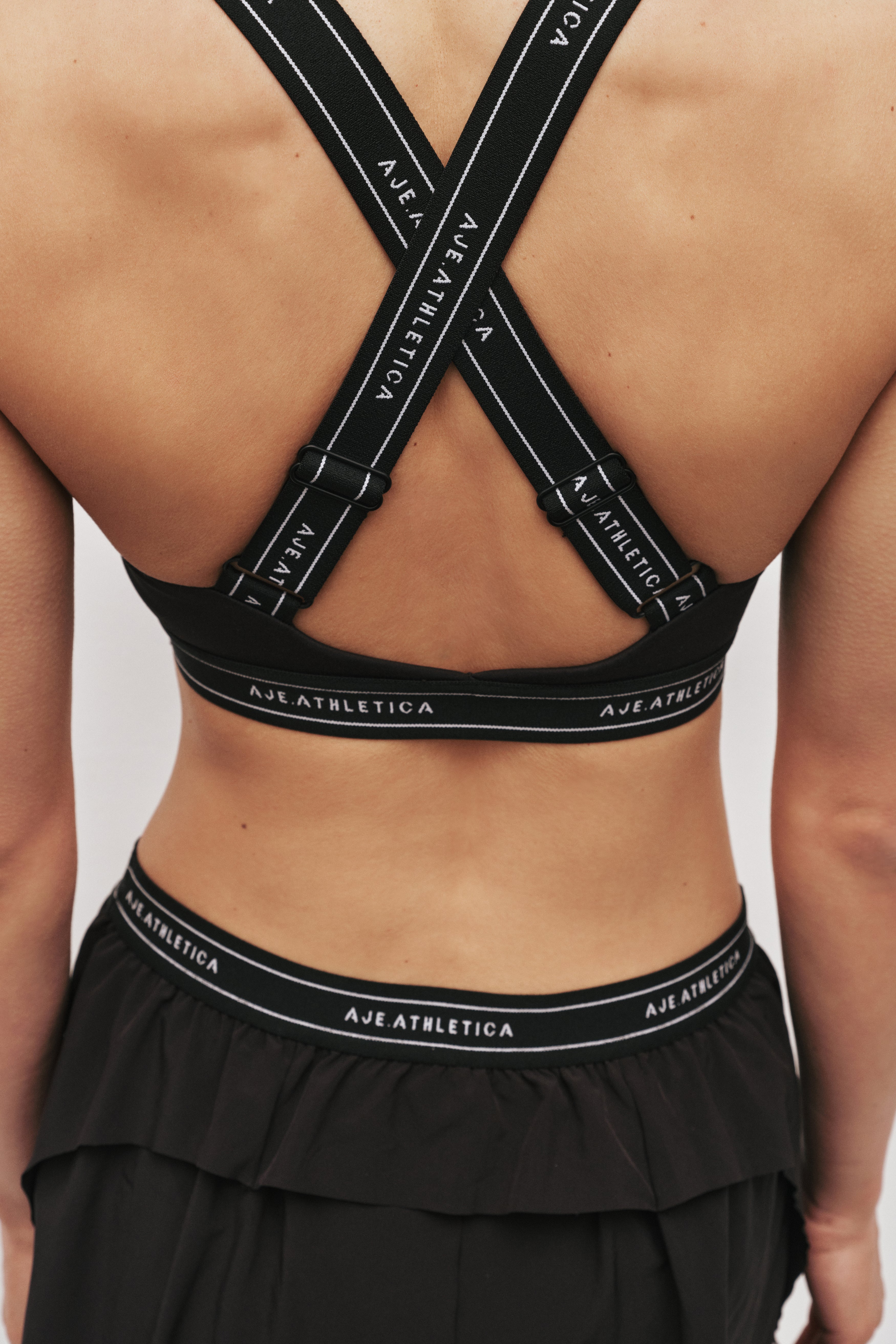 261AA1057_BLK_5_1756811535