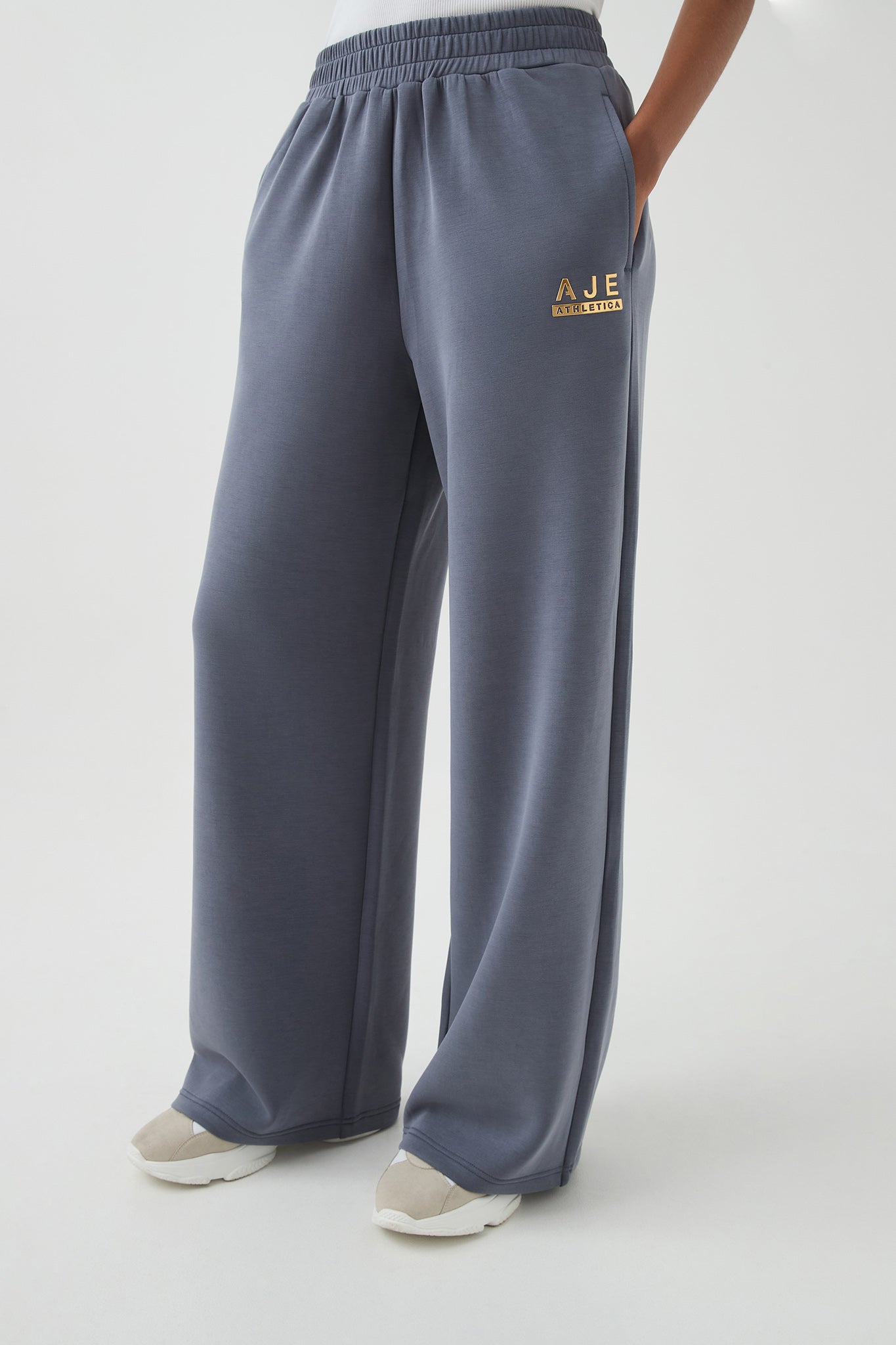 261AA3020_SLTE_1_1745475430