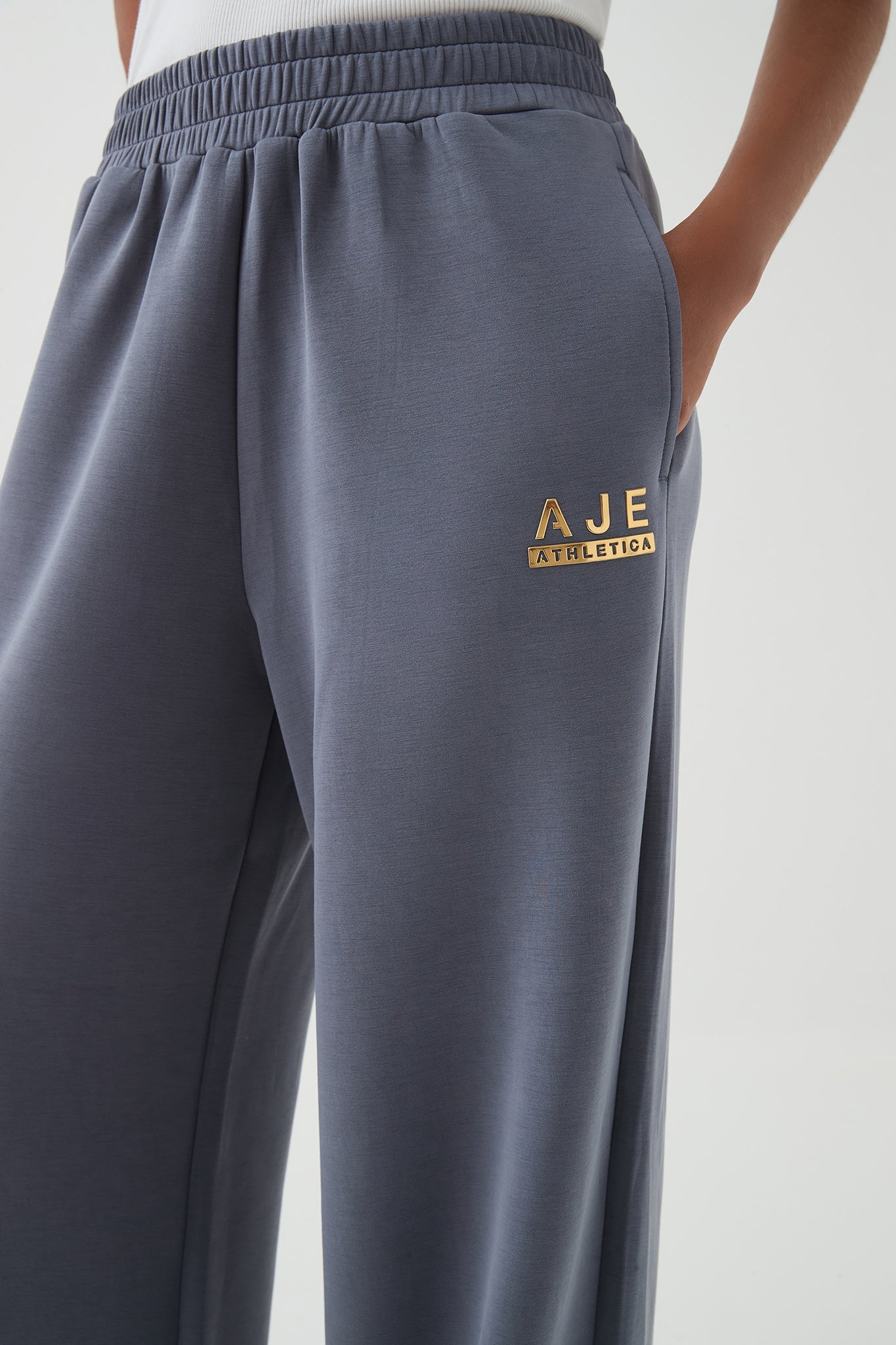 261AA3020_SLTE_5_1745475866