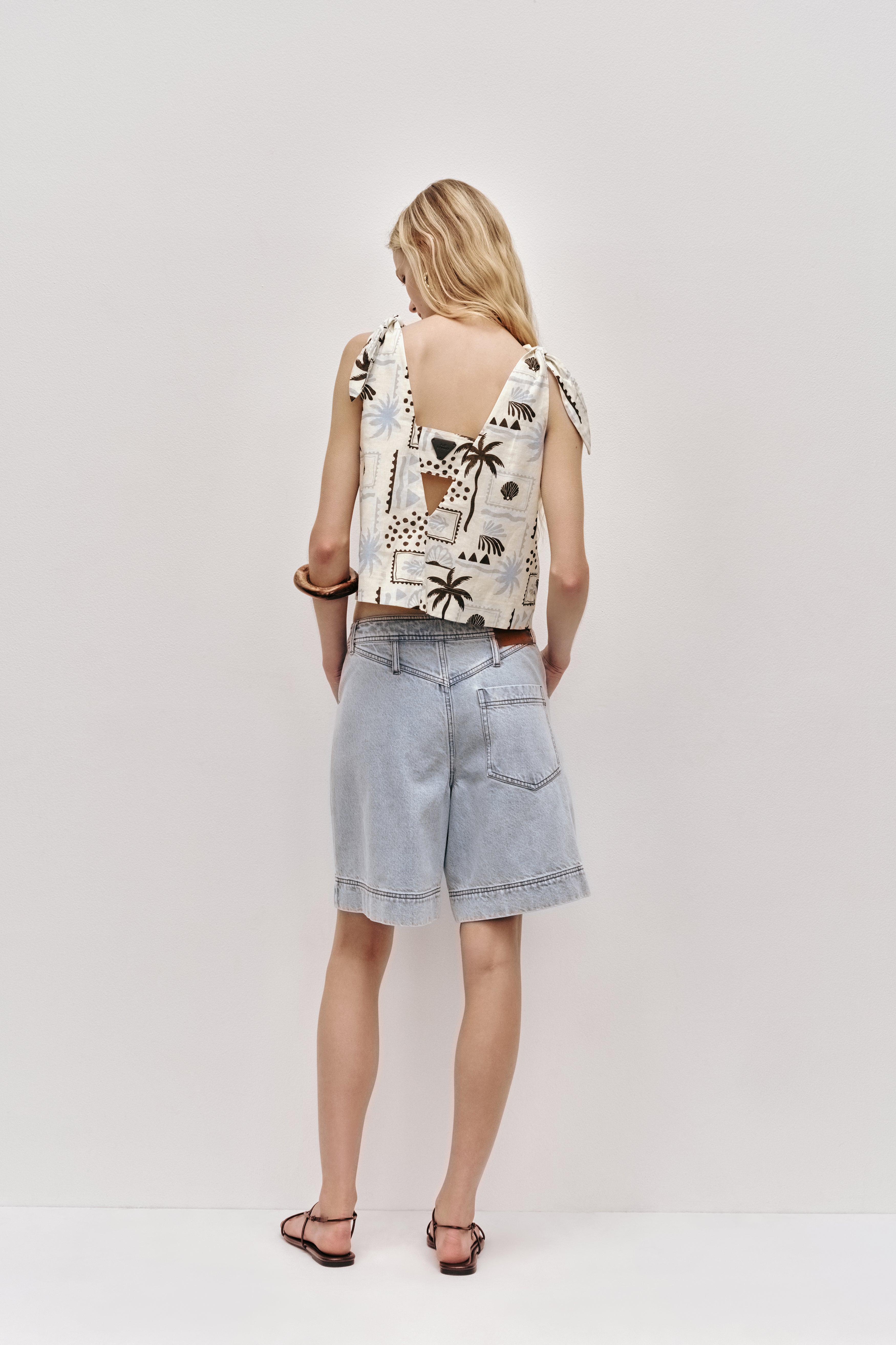 261AS1013_POSTCARD_5_1757028521