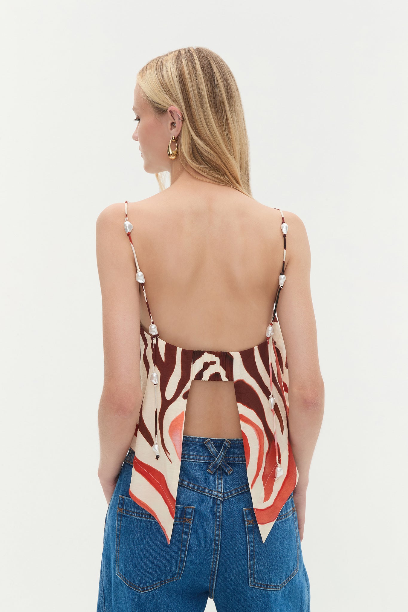 261AS1047_OM-ZEB_8_1753142473