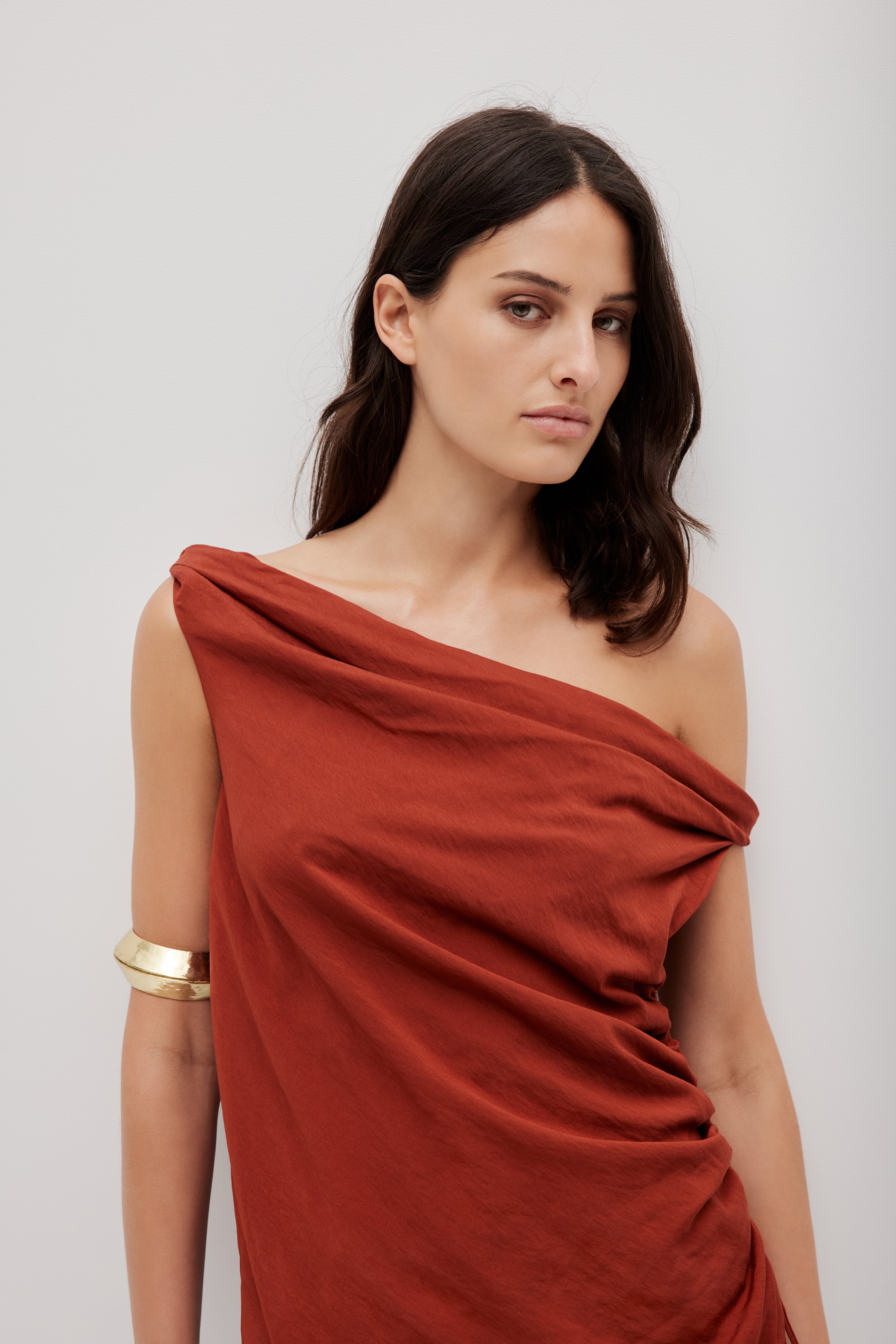 261AS1054_OCHRE_5_1761713254