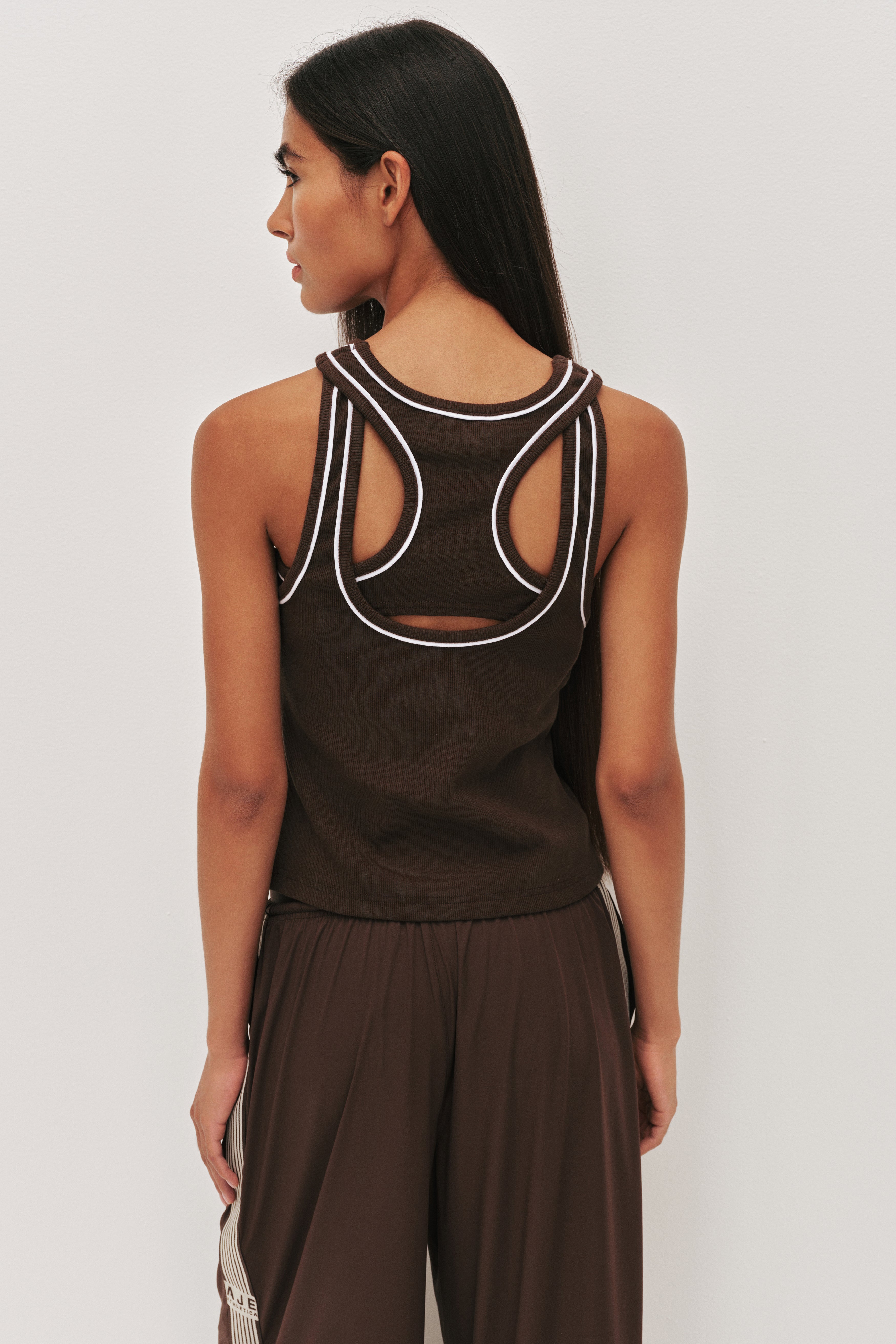 262AA1001_CHOC_6_1764554748