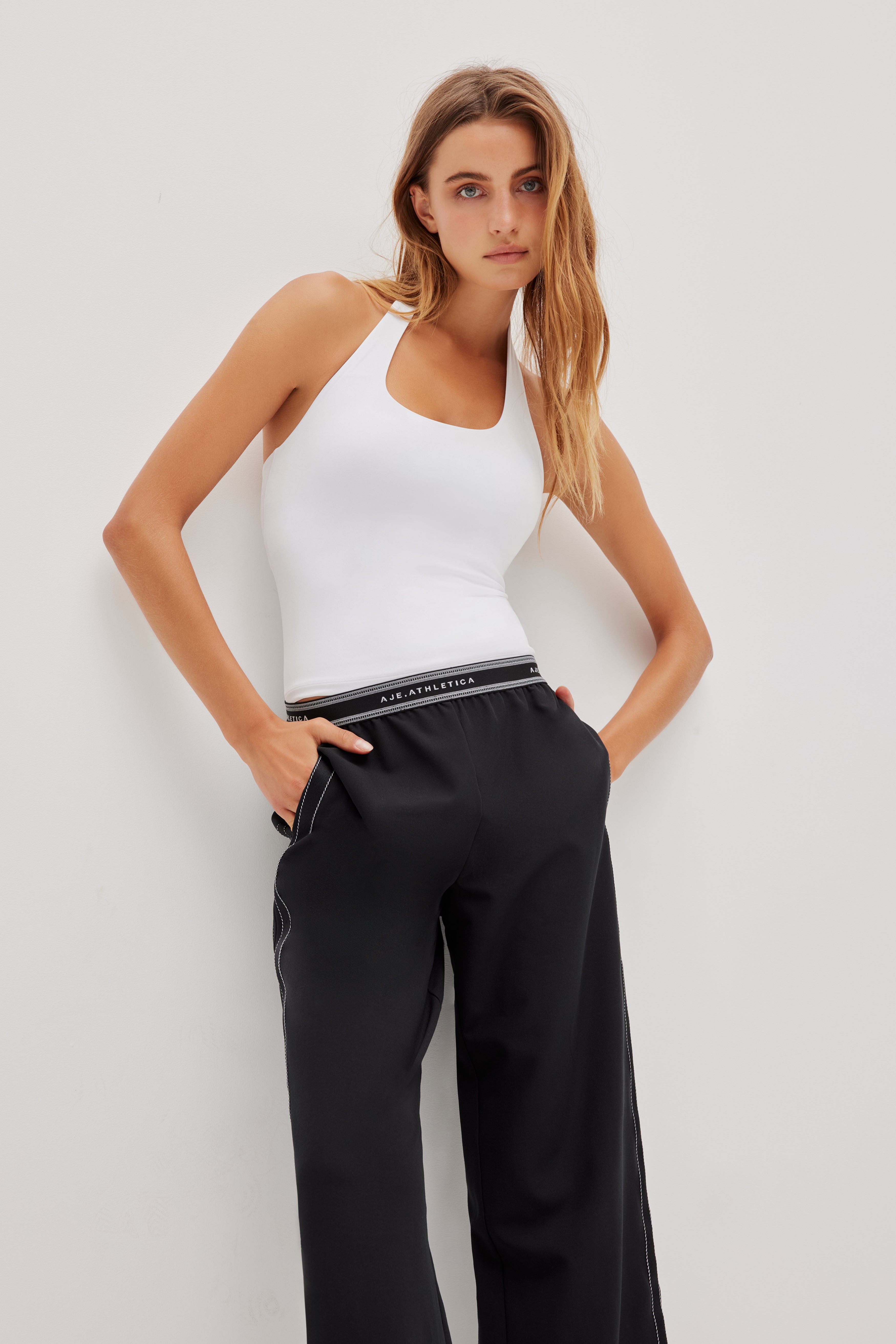 262AA1004_WHT_4_1762130034