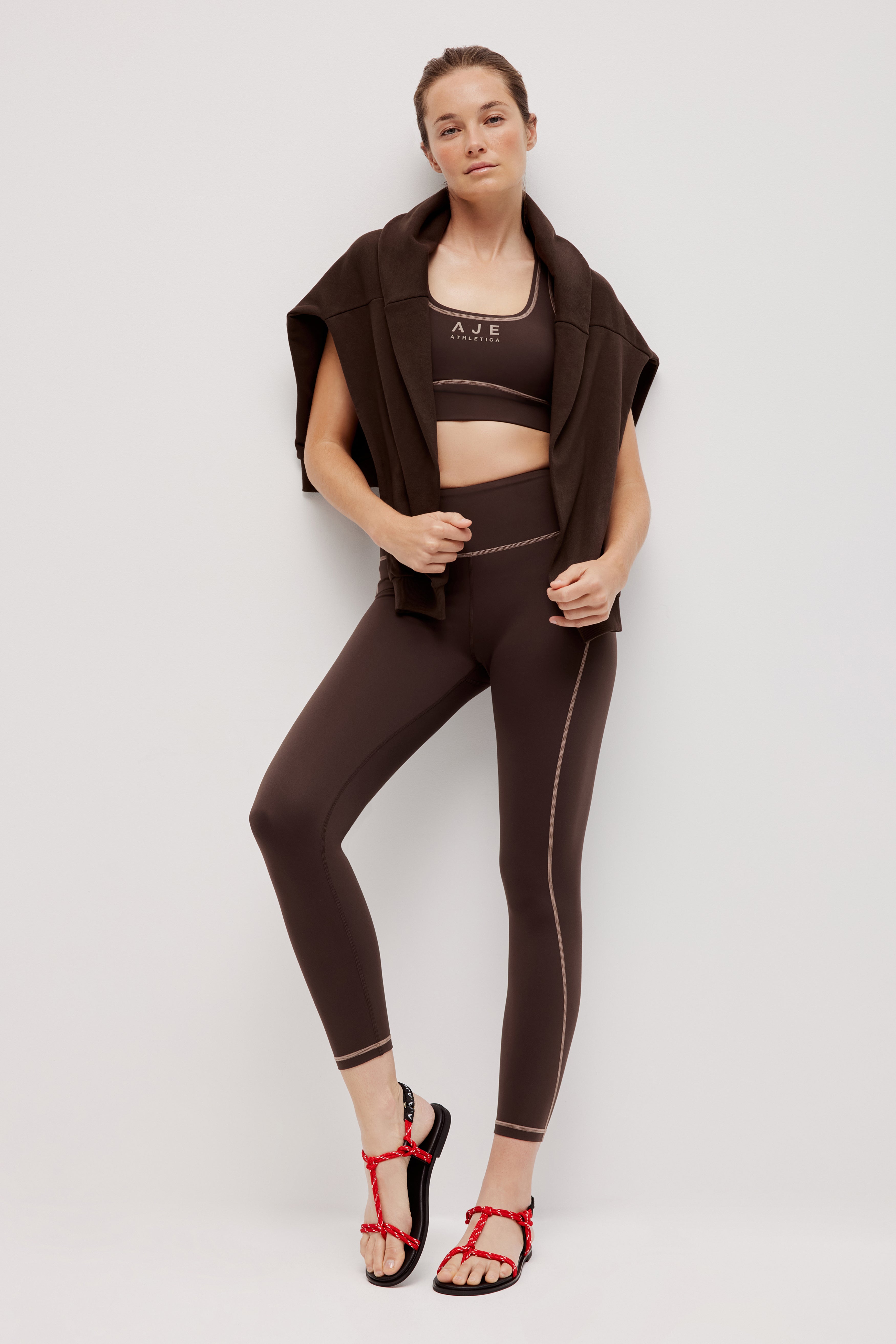 262AA1007_CHOC_1_1760061078