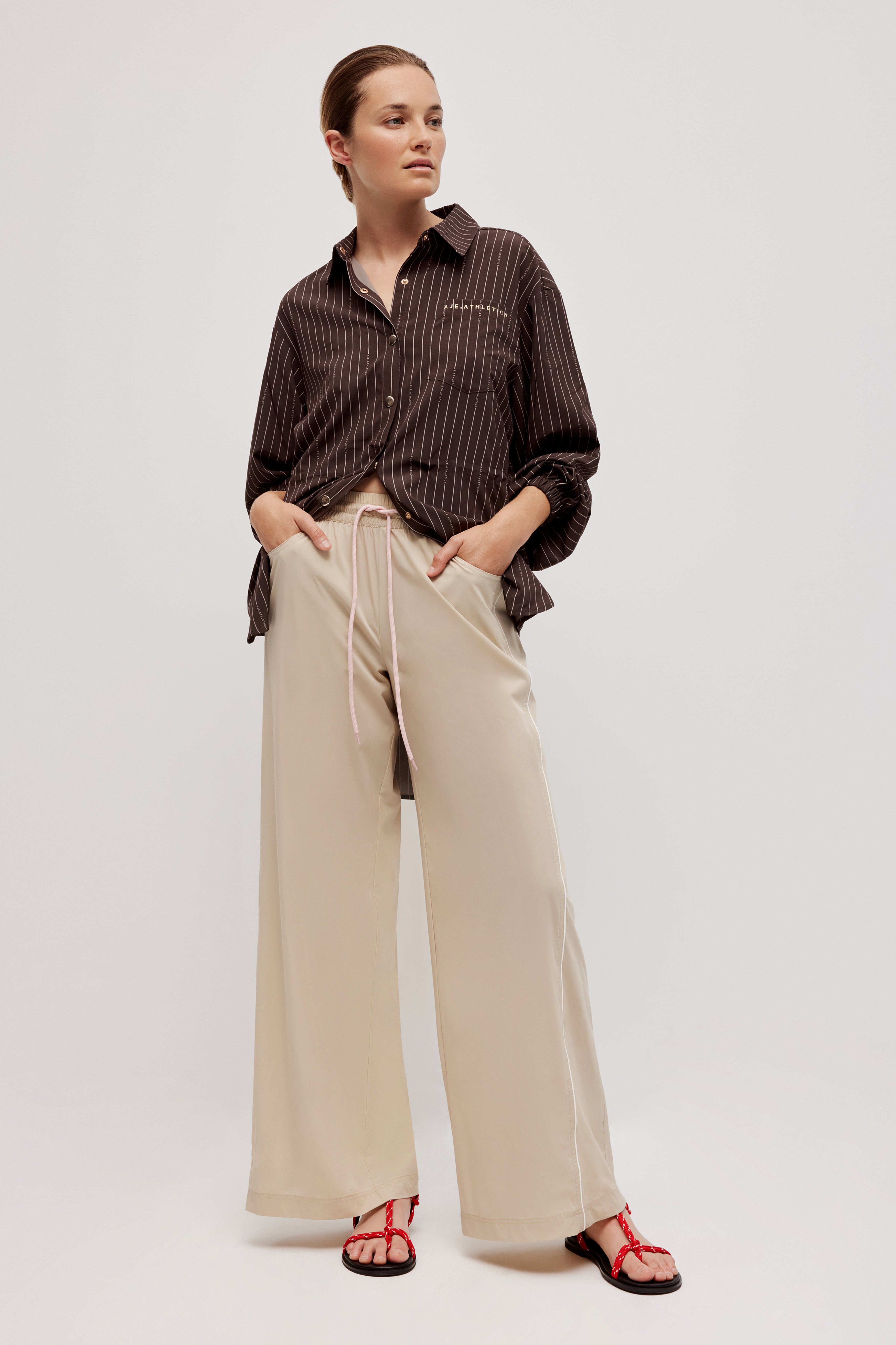 262AA1014_MOCHA-LS_3_1759901311