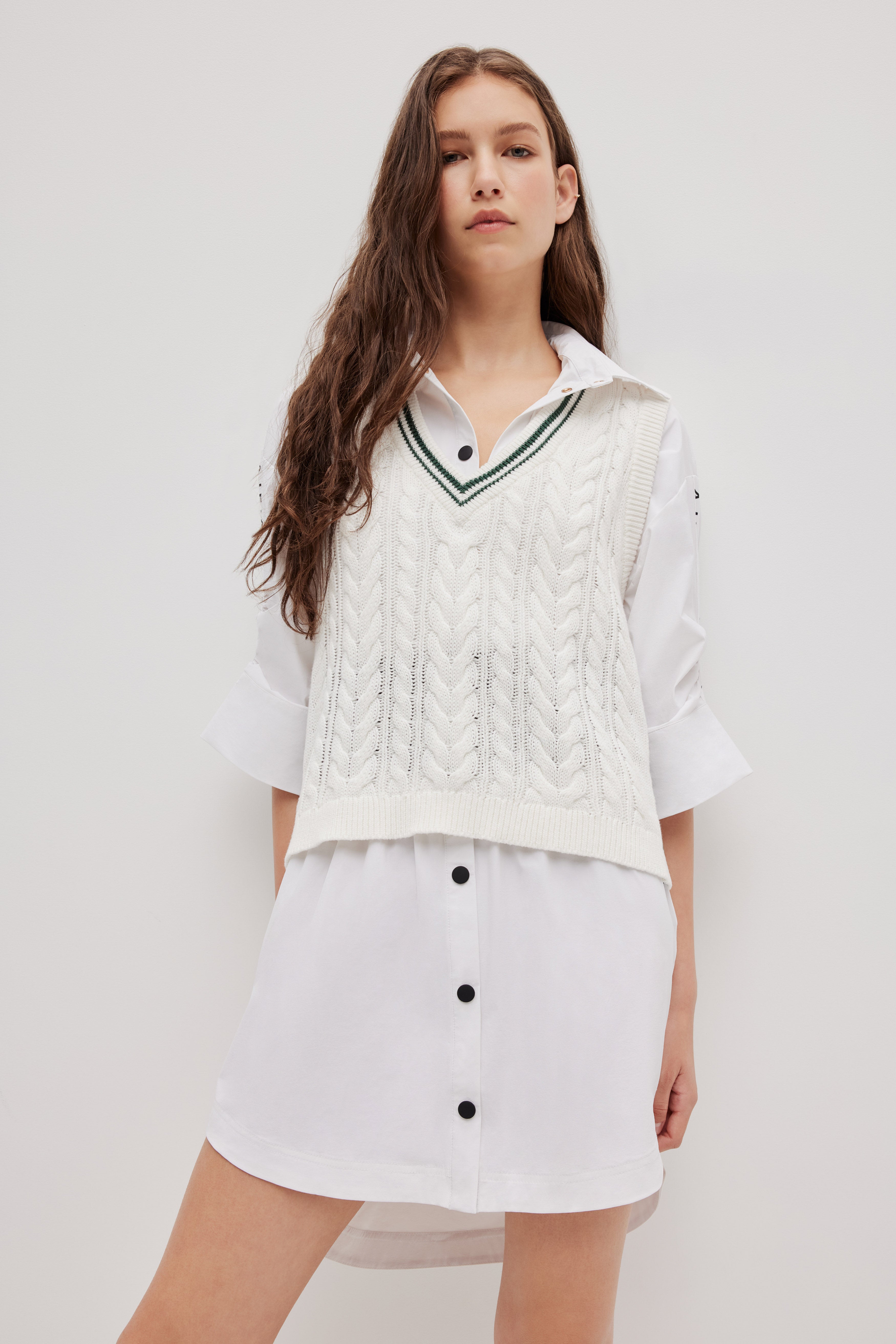 262AA1017_WHT_3_1762209275