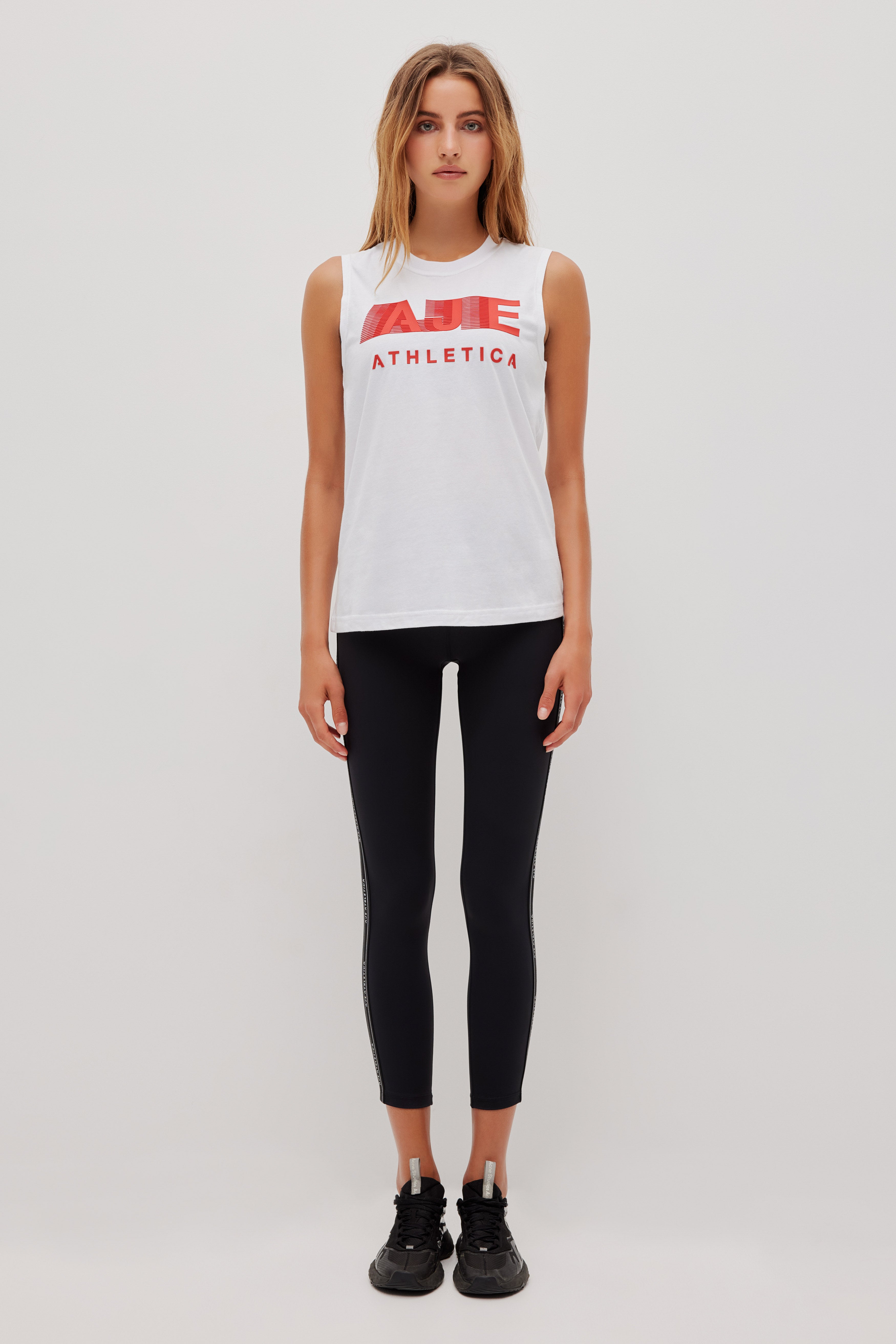 262AA1025_WHT_1_1764539831