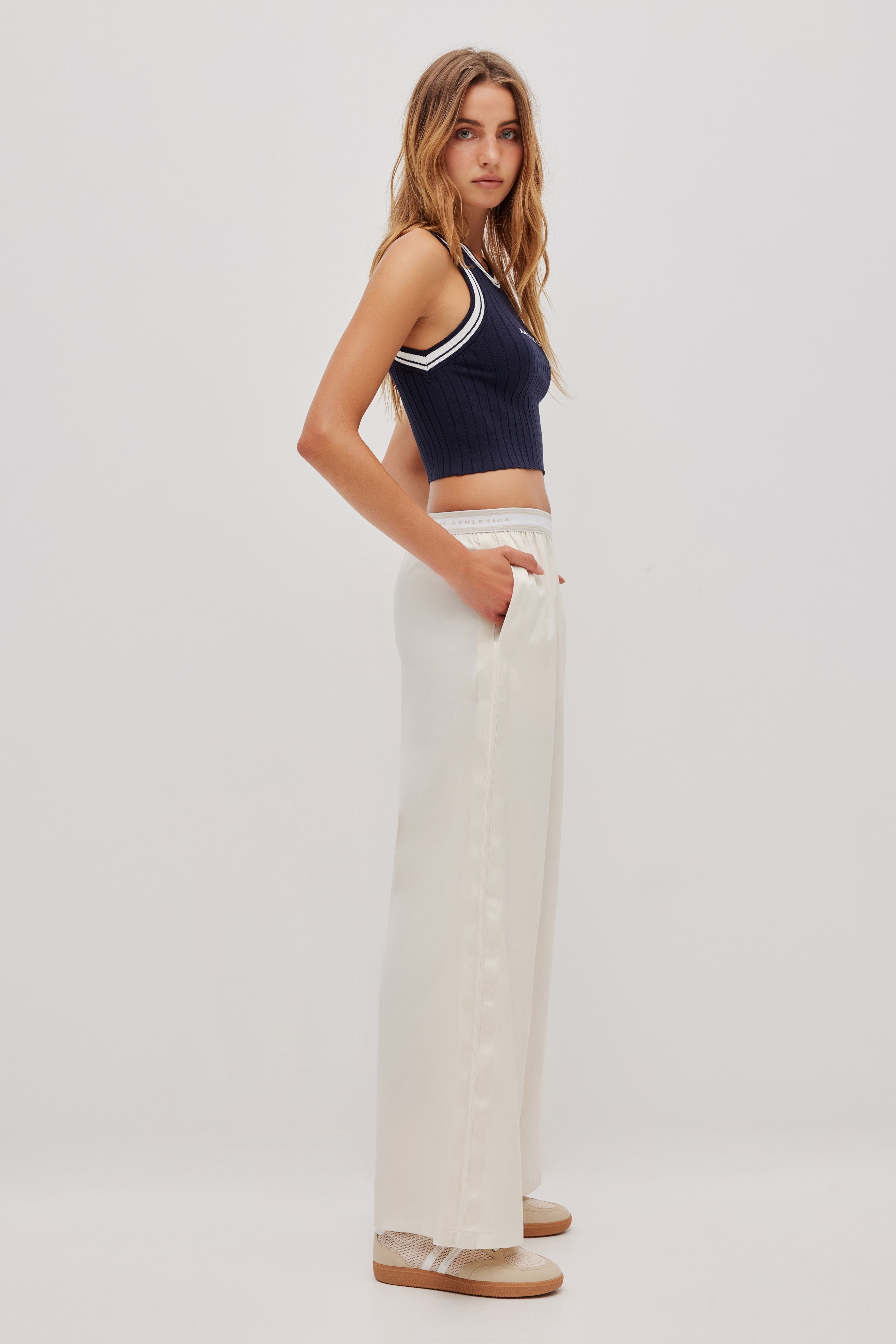 262AA1027_NVY_7_1764539857