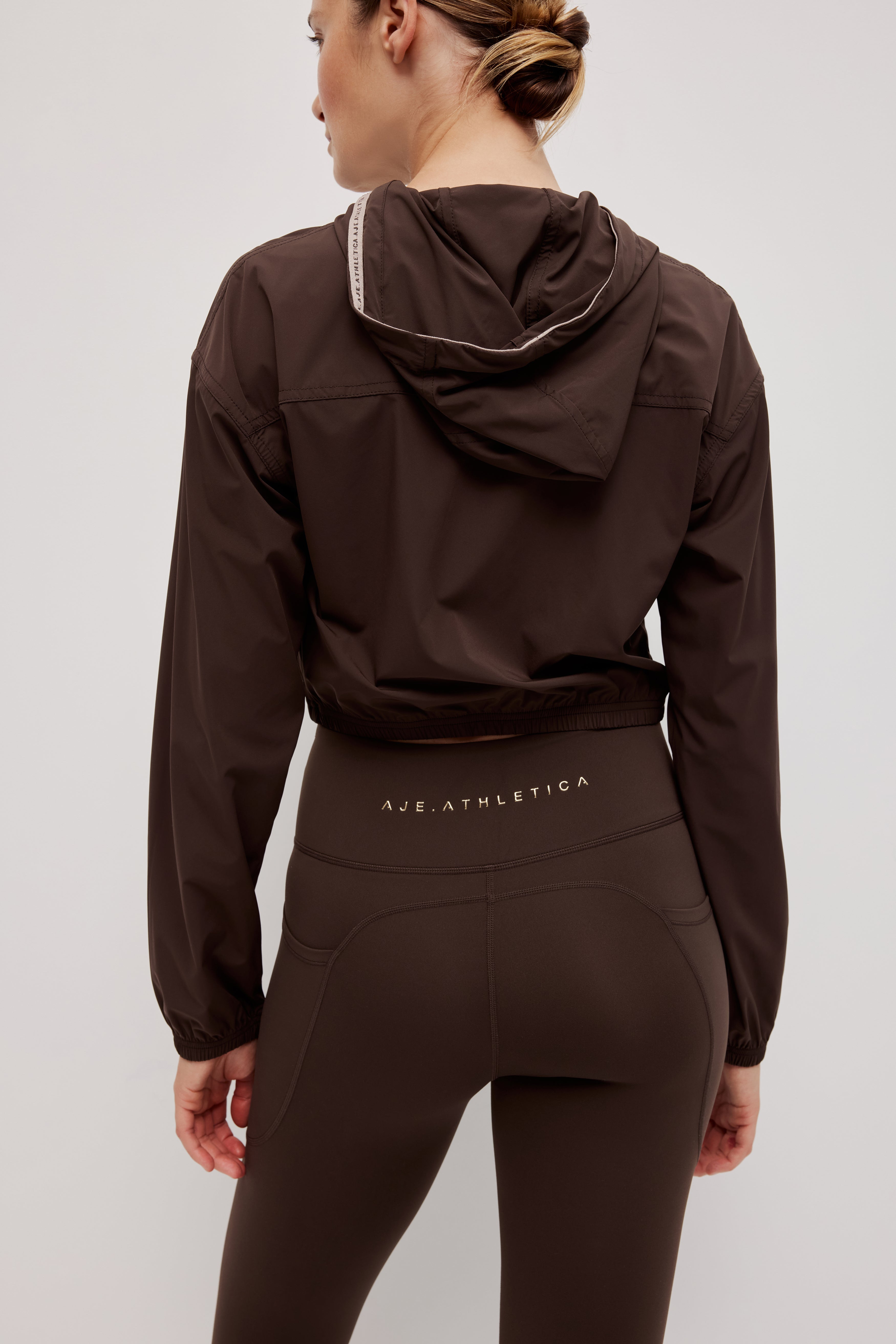 262AA2000_CHOC_5_1760060674