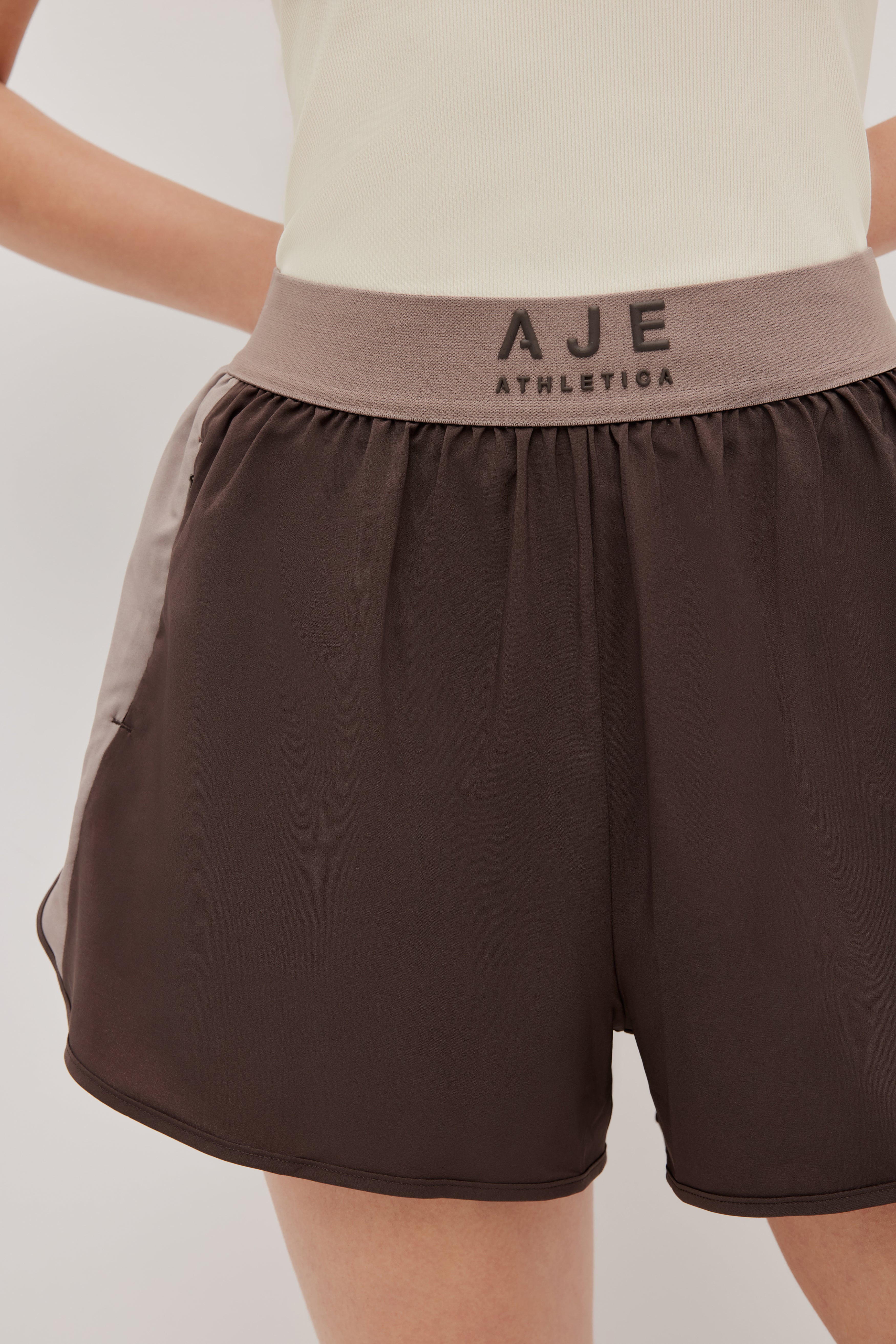 262AA3001_CHOC_6_1761714236