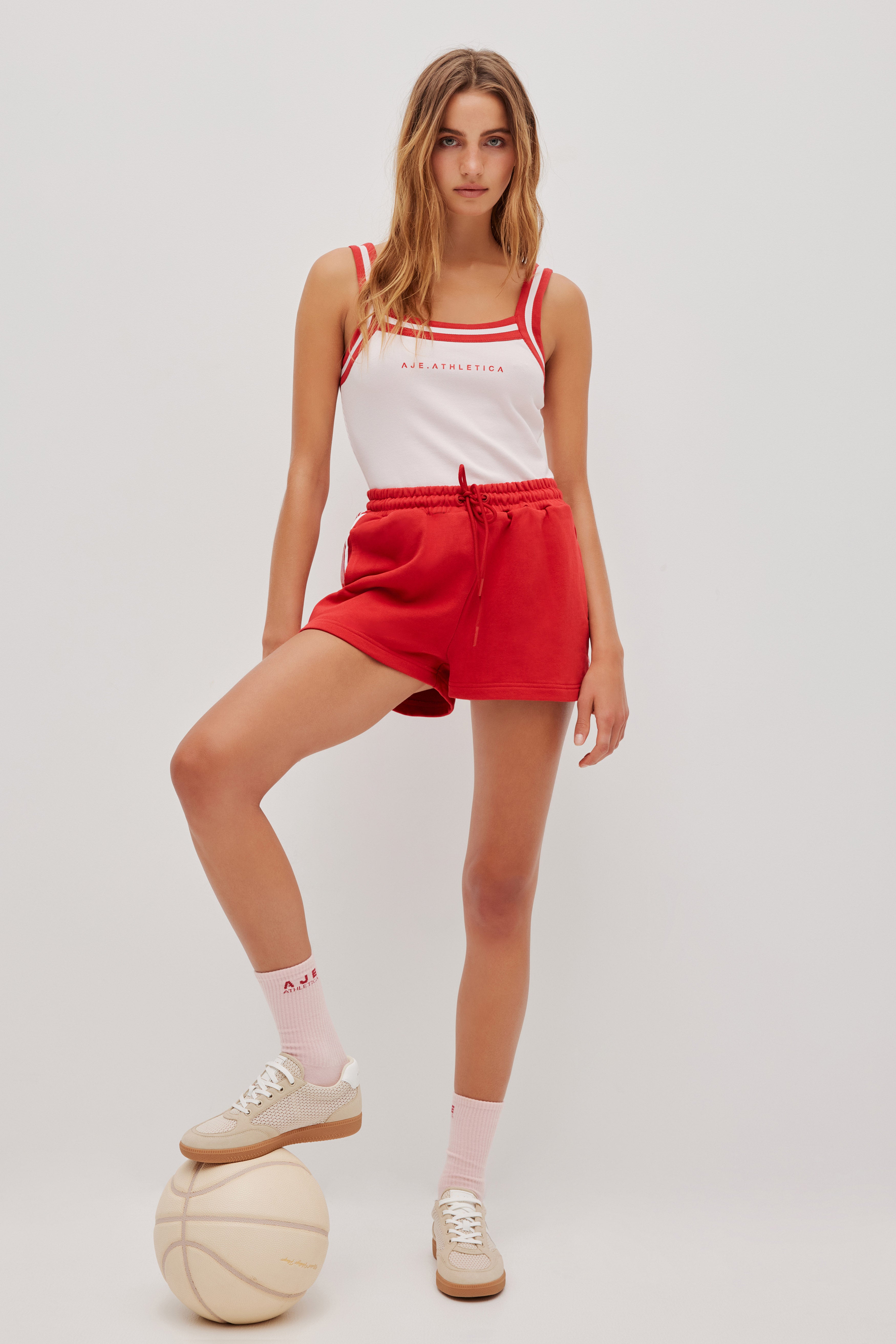 262AA3009_BOLT-RED_1_1764540570