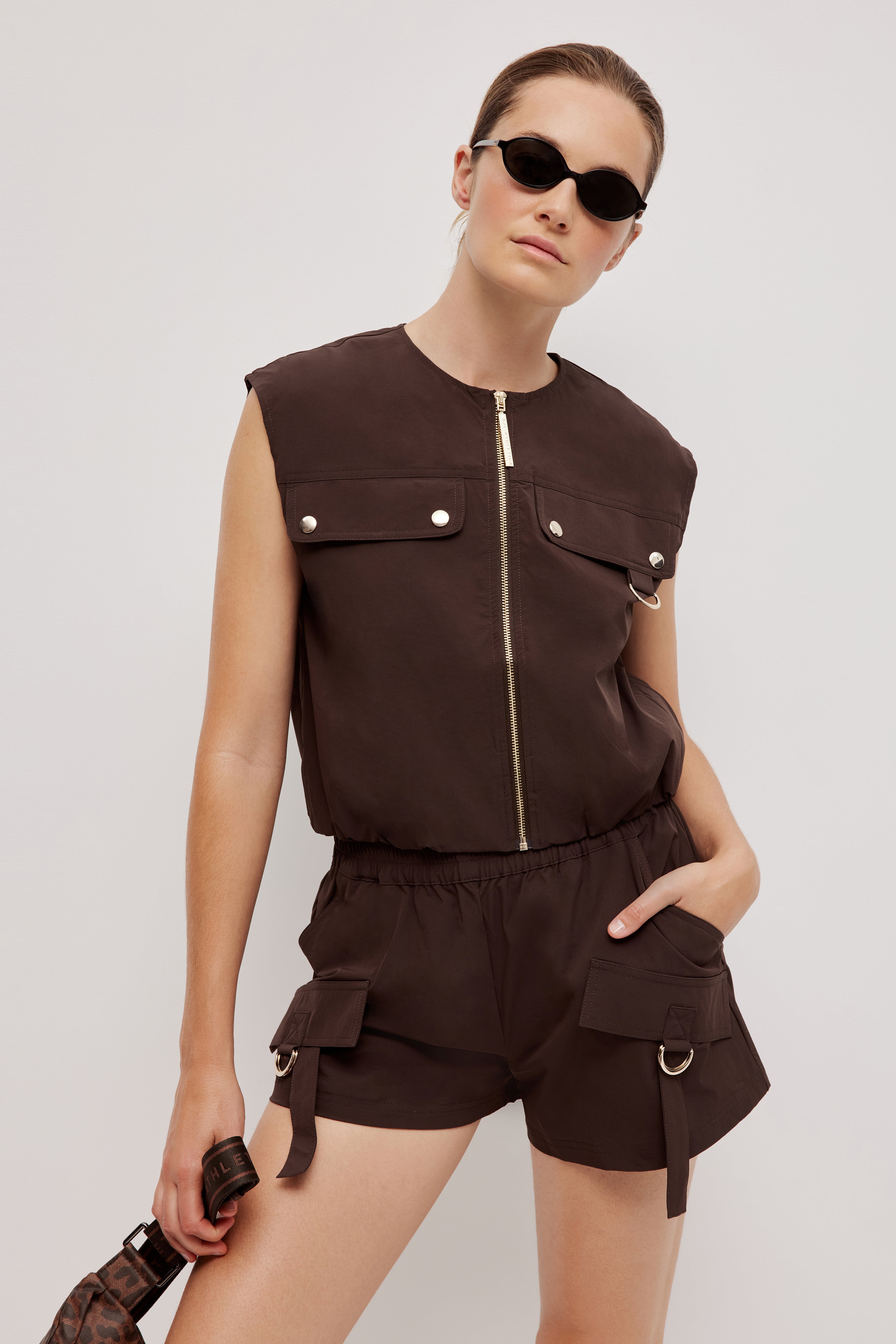 262AA3011_CHOC_3_1760060858